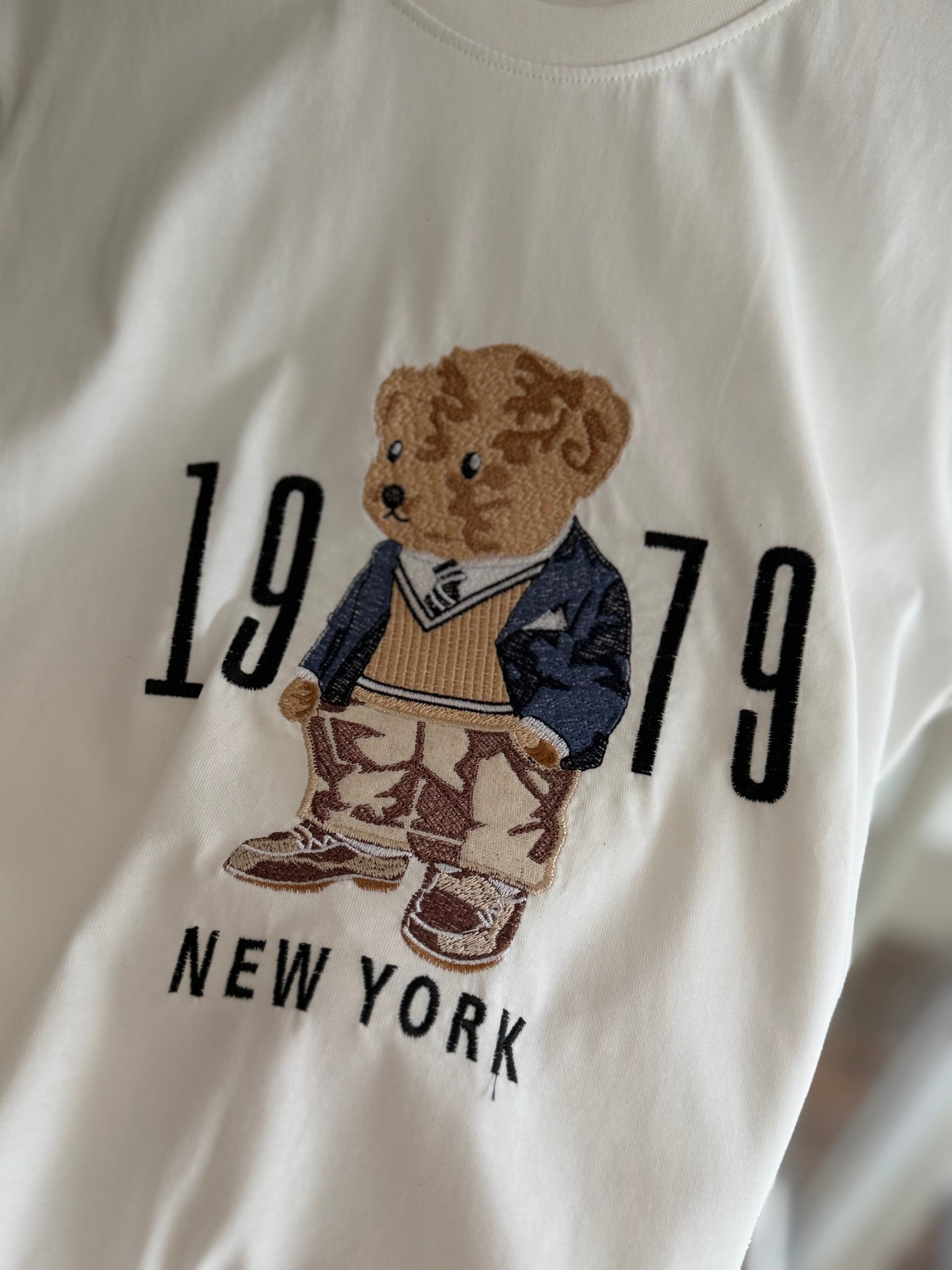 New York Bear İşlemeli Beyaz Unisex T-shirt