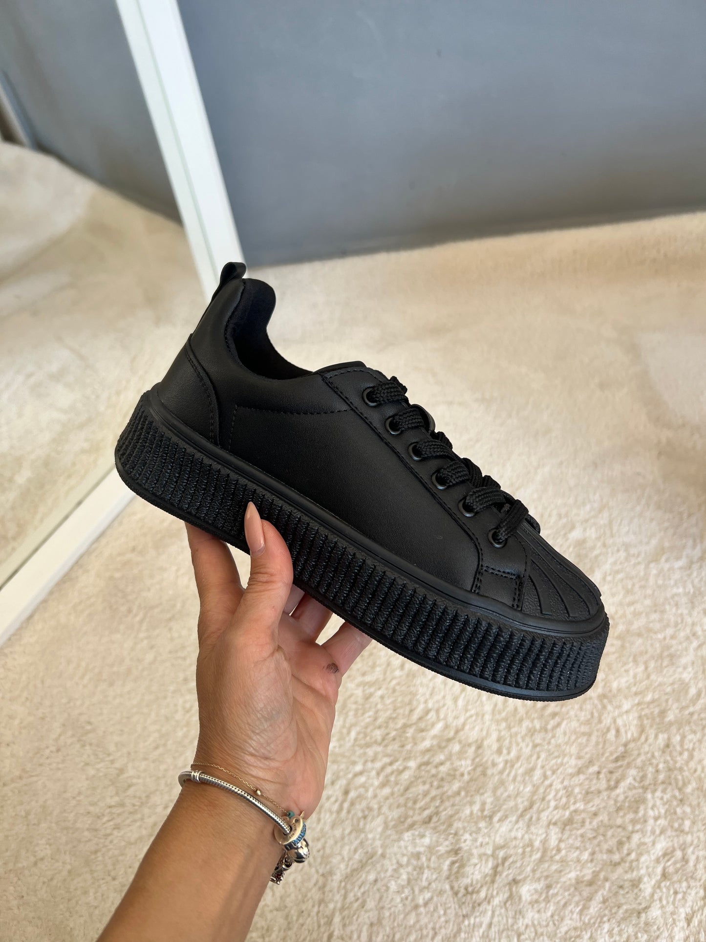 Nigra Siyah Deri Sneakers