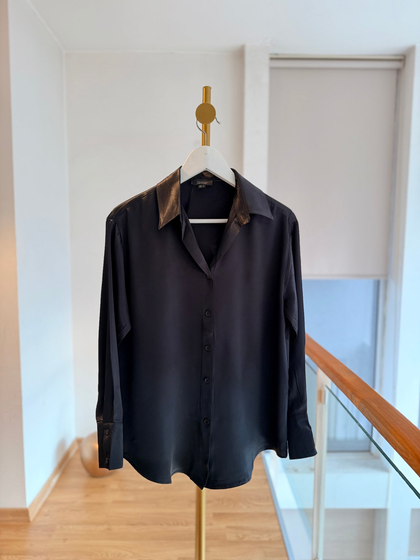 Siyah Dökümlü Pamuk Saten Gömlek