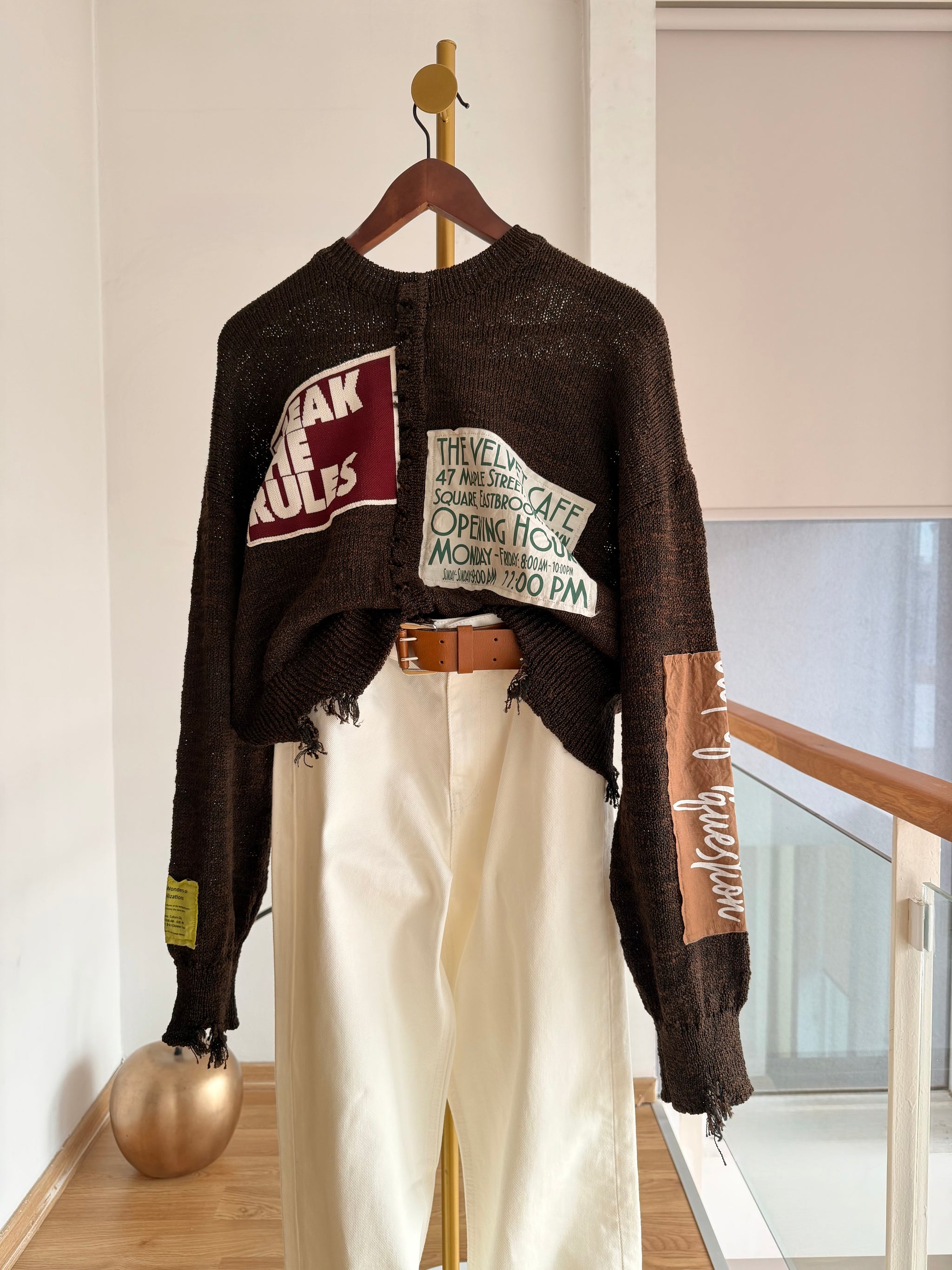 Slogan Jakarlı Patch'li Acı Kahve Tasarım Triko