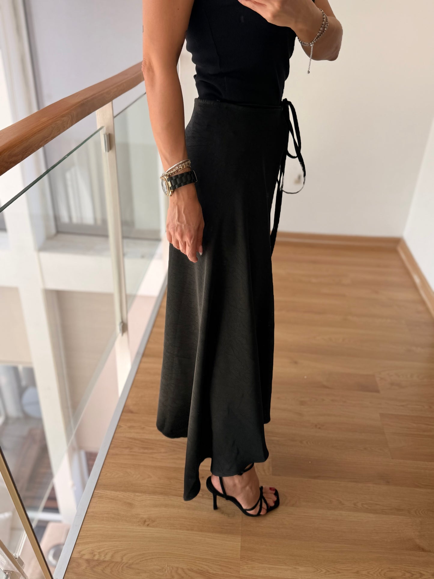 Tasarım Saten Dantel Detaylı Etek