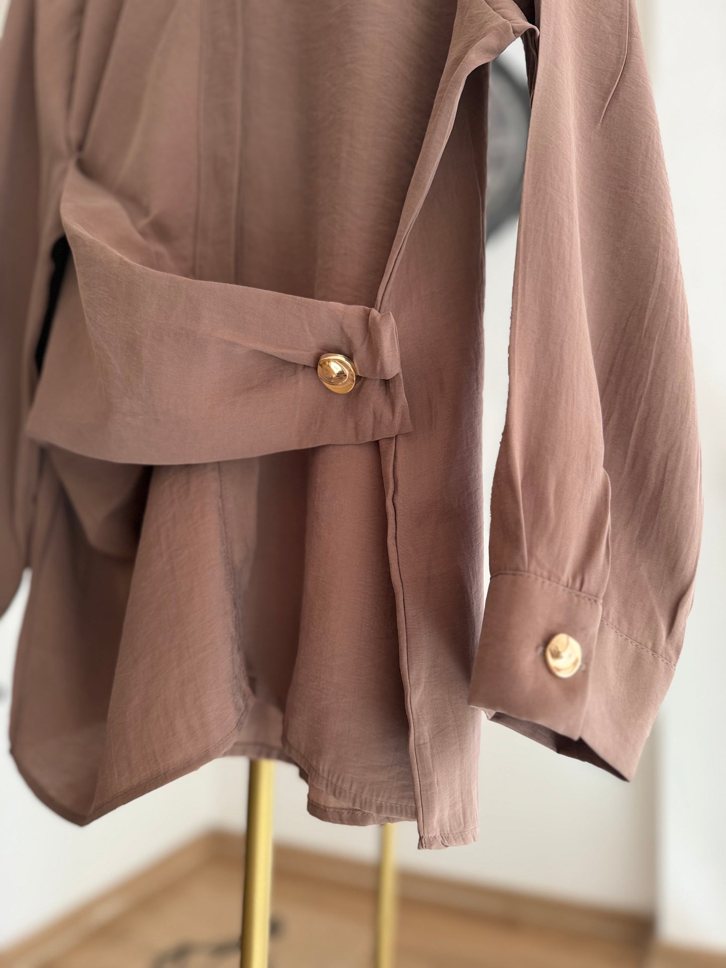 Gold Detaylı Premium Pamuklu Tencel Pastel Kahve Gömlek