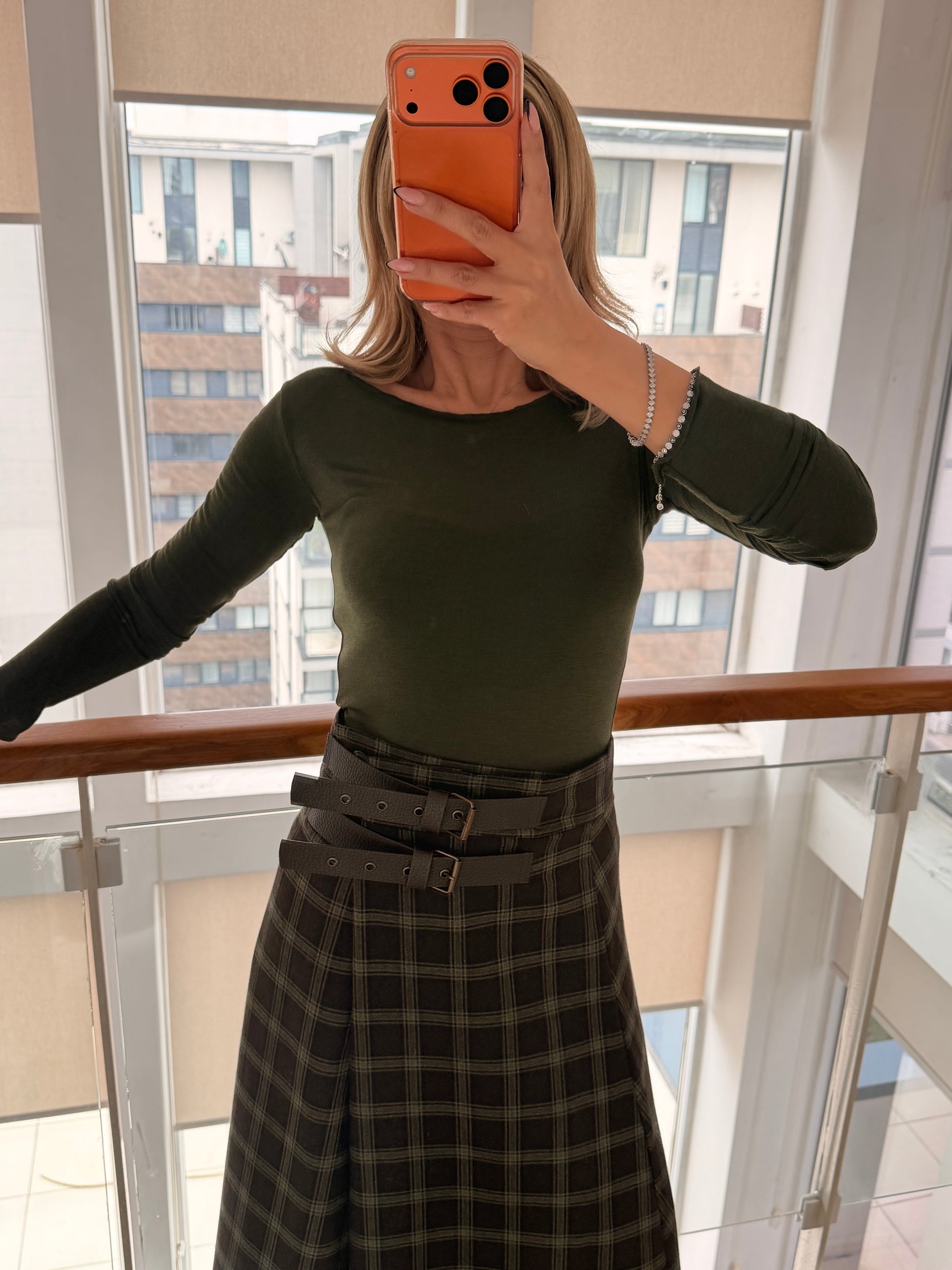 Kayık Yaka Hafif Haki Bluz