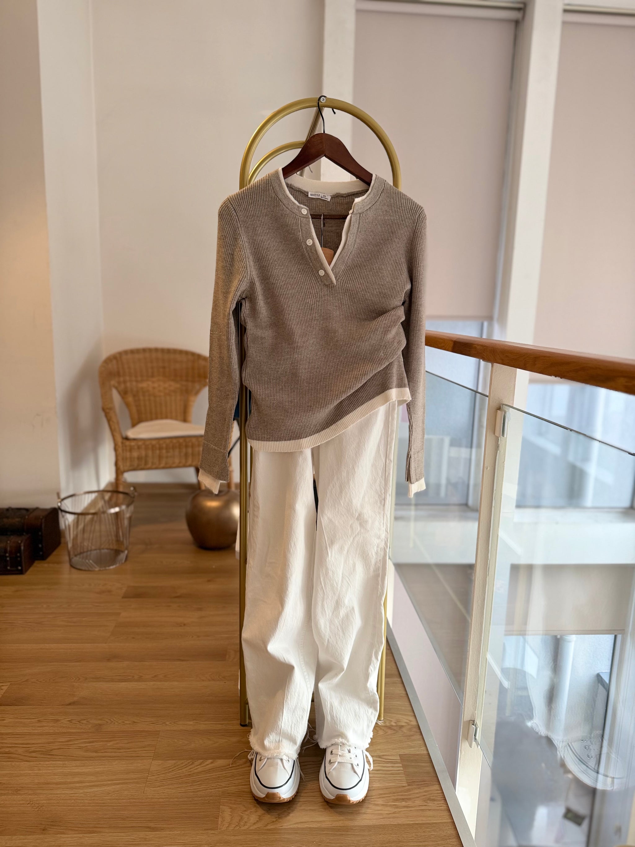 Vizon Yumuşak Doku Düğmeli Triko