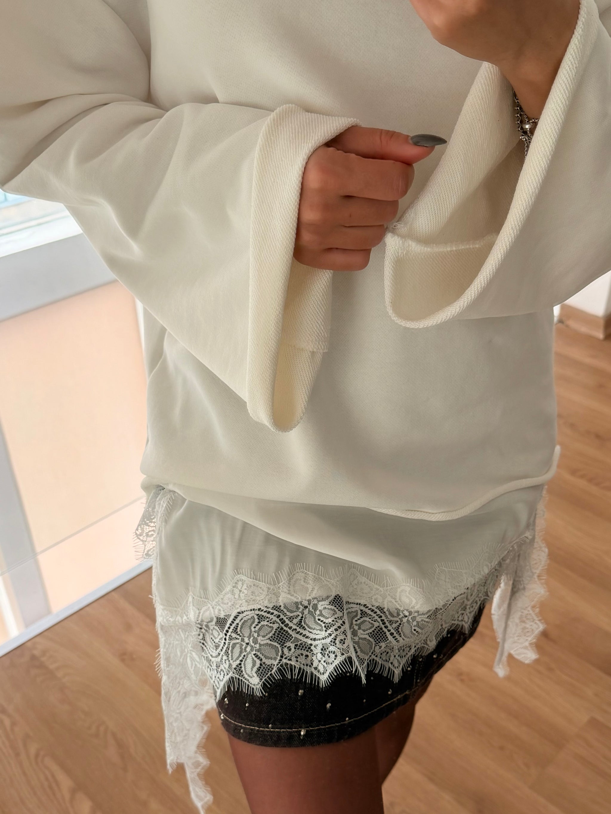 Concept Saten ve Dantel Detaylı Pamuklu Bluz