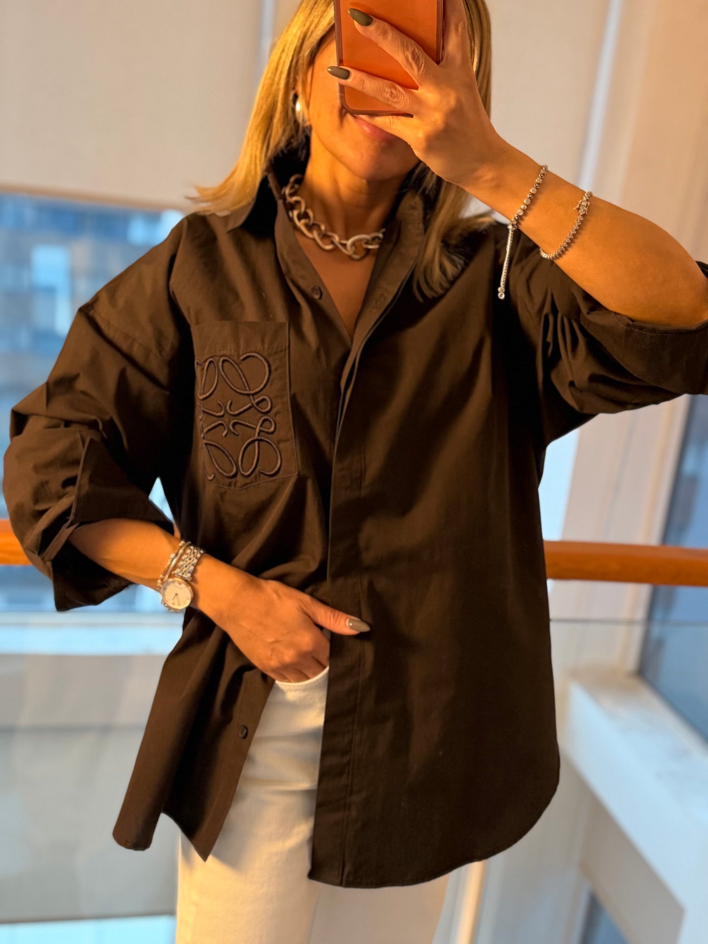 Cep İşlemeli Oversize Acı Kahve Gömlek