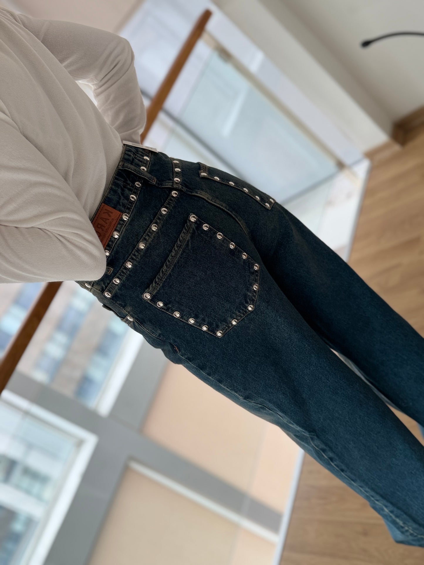 Eskitme Zımba Detaylı Jean