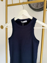 Lacivert Top Yüzücü Atlet