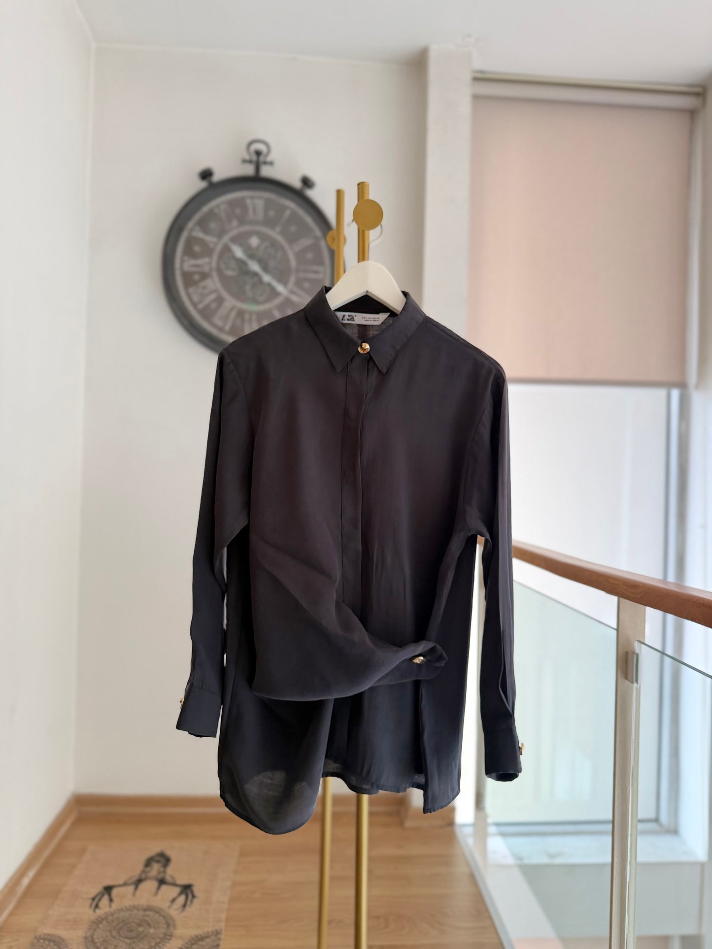 Gold Detaylı Premium Pamuklu Tencel Siyah Gömlek