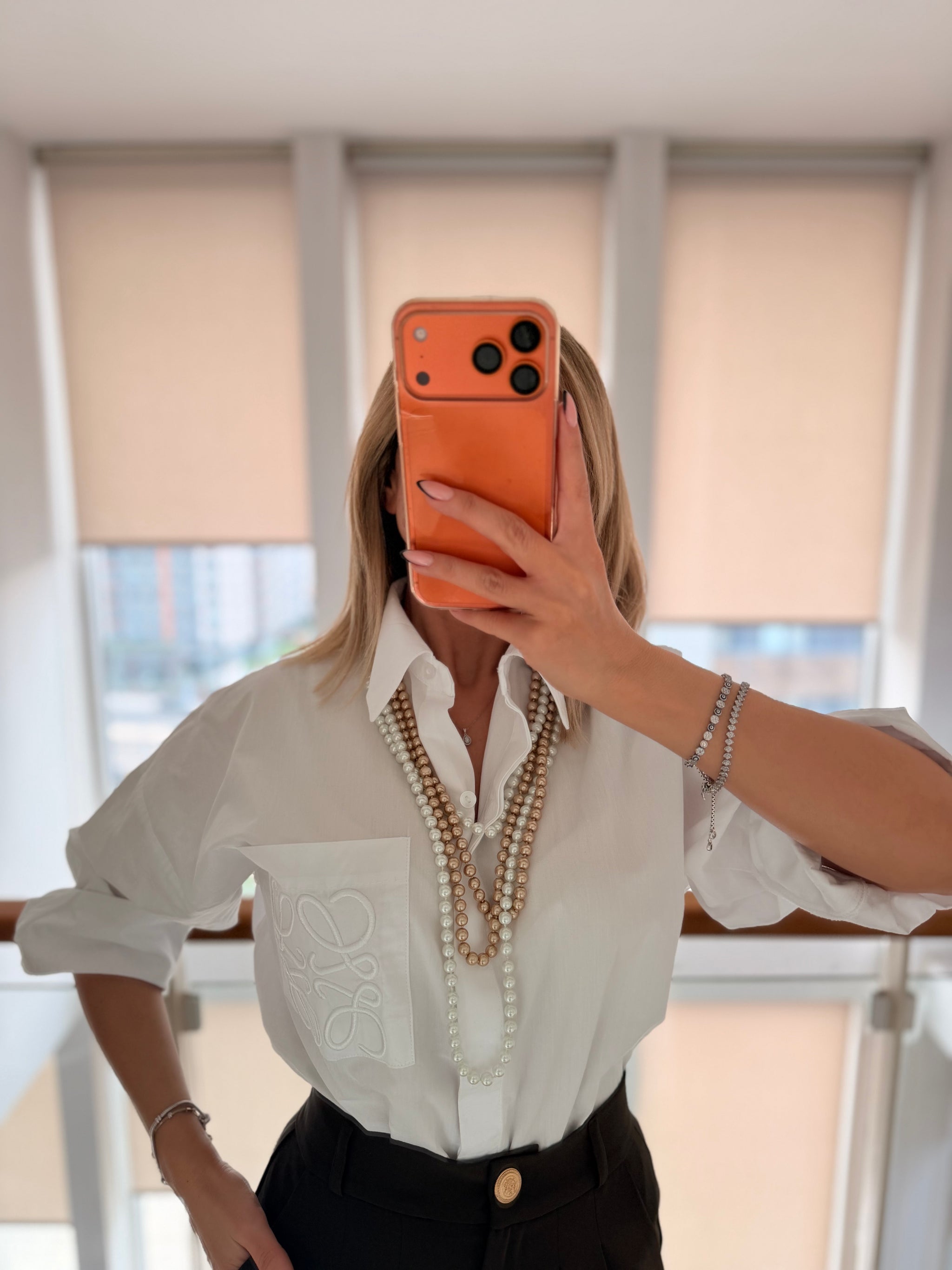 Cep İşlemeli Oversize Beyaz Gömlek