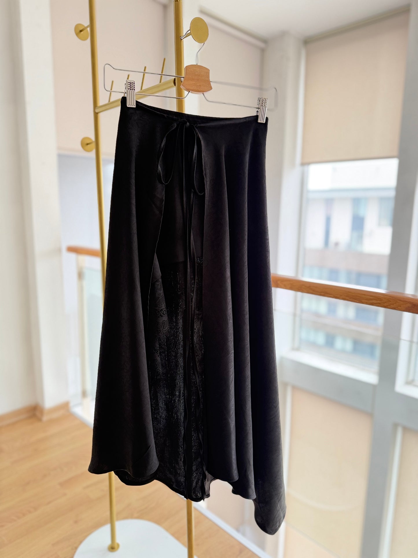 Tasarım Saten Dantel Detaylı Etek