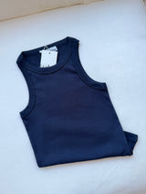 Lacivert Top Yüzücü Atlet