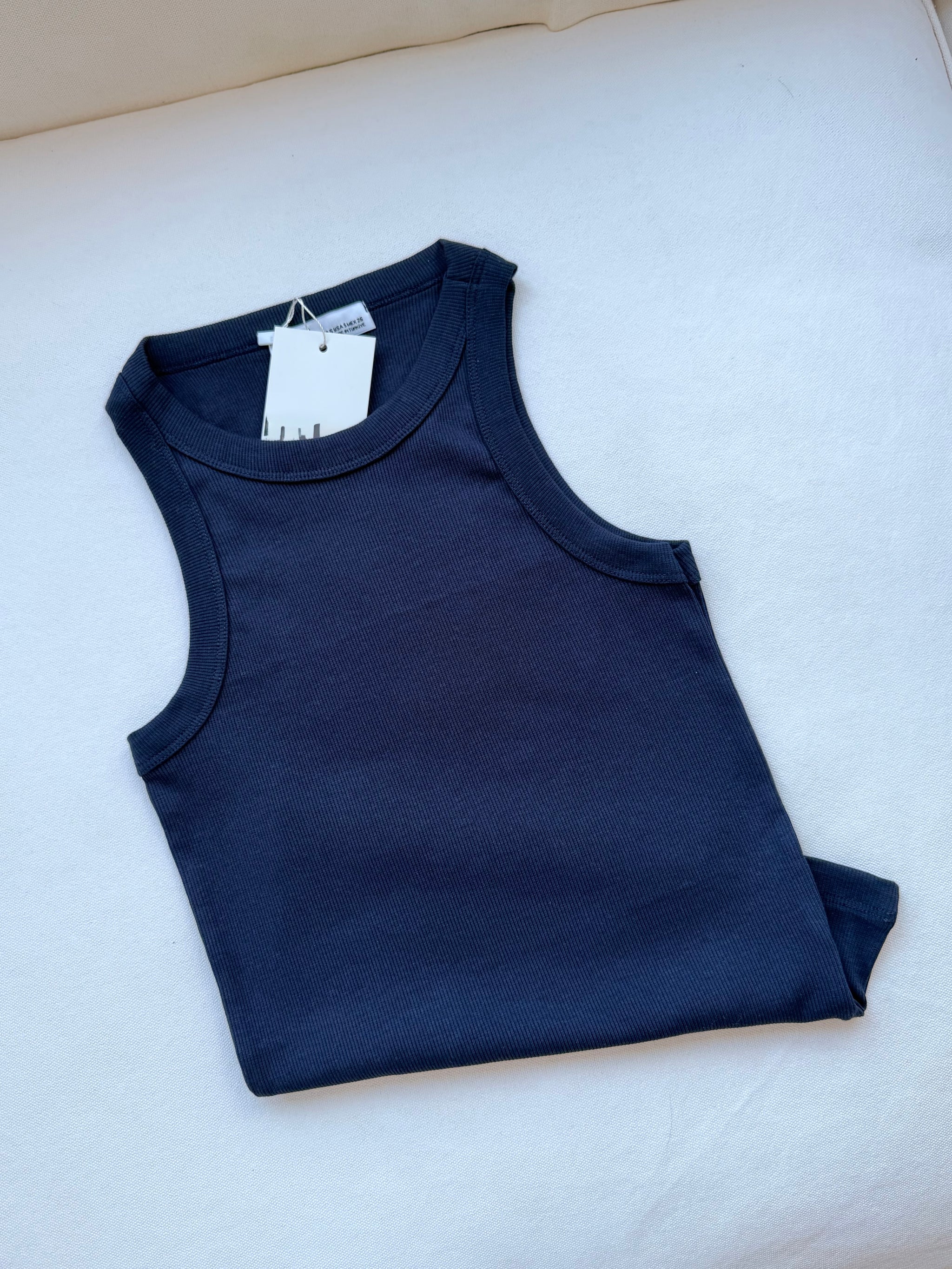 Lacivert Top Yüzücü Atlet