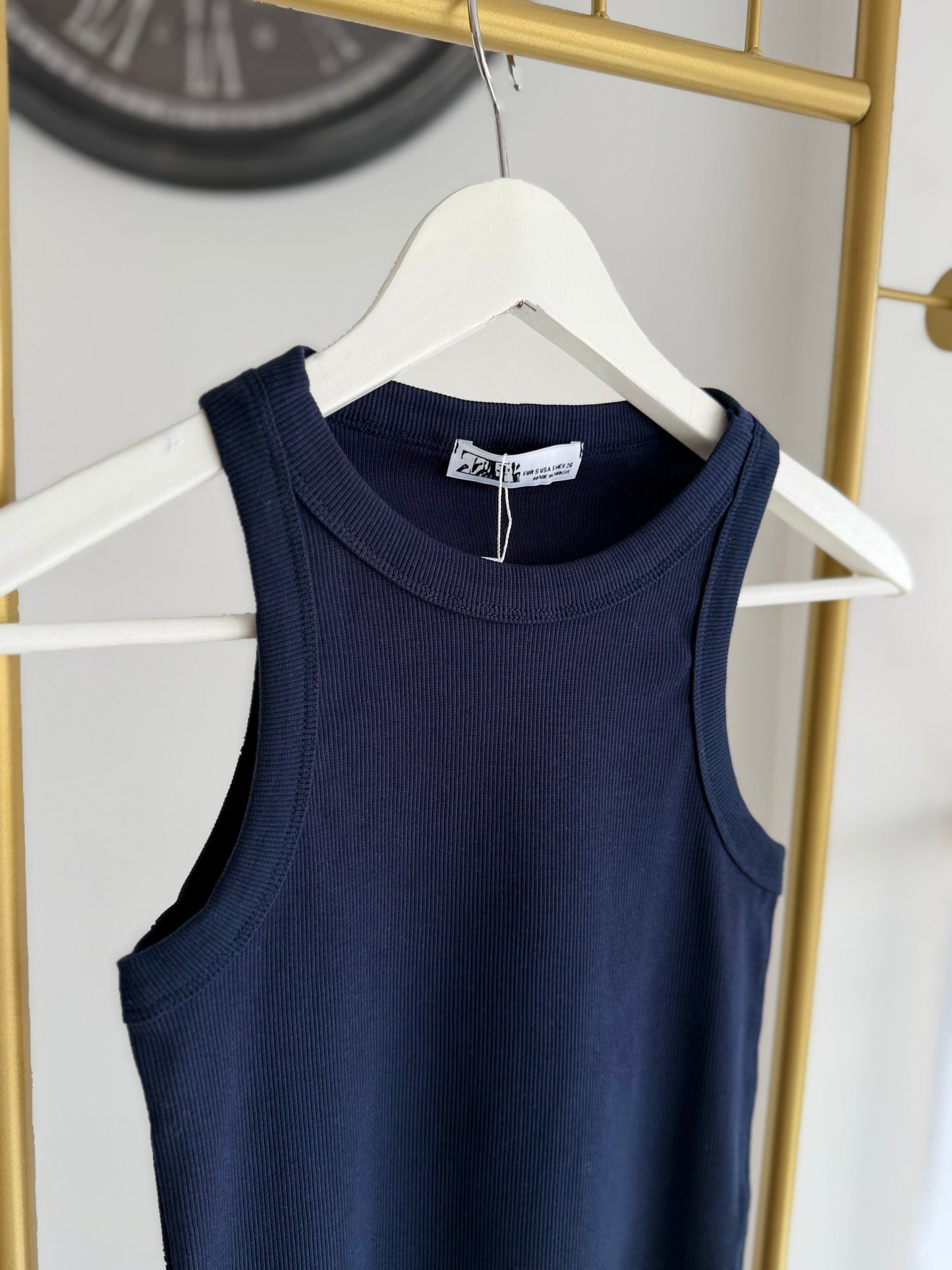 Lacivert Top Yüzücü Atlet