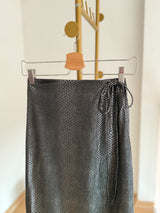 Yılan Derisi Desenli Anvelop Midi Boy Antrasit Etek