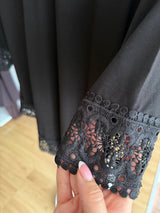 Asimetrik Güpür Detaylı Siyah Bluz&Tshirt