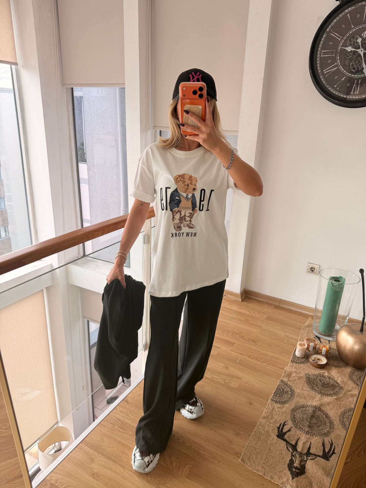 New York Bear İşlemeli Beyaz Unisex T-shirt