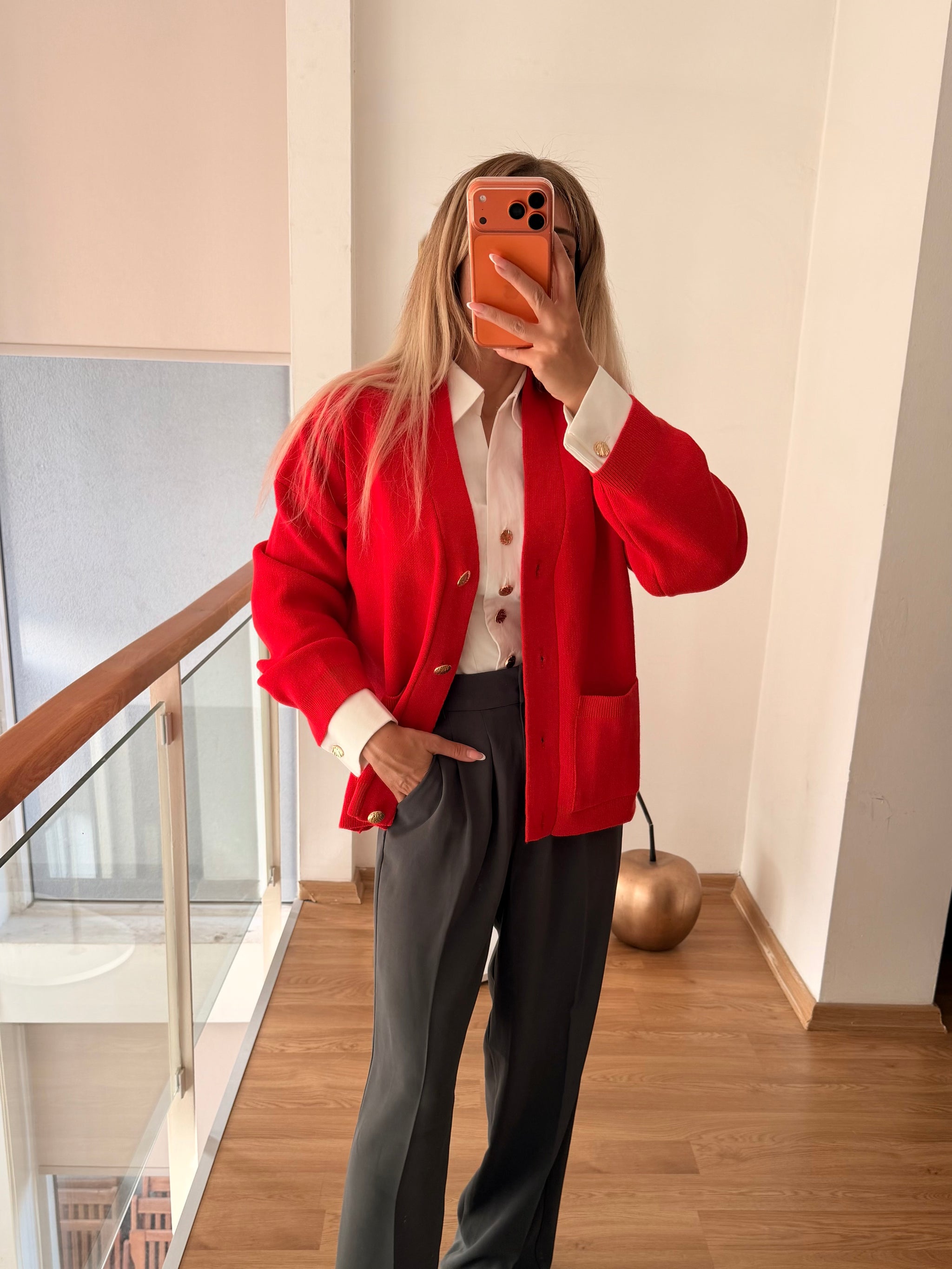 Kırmızı Gold Düğmeli Cepli Hırka