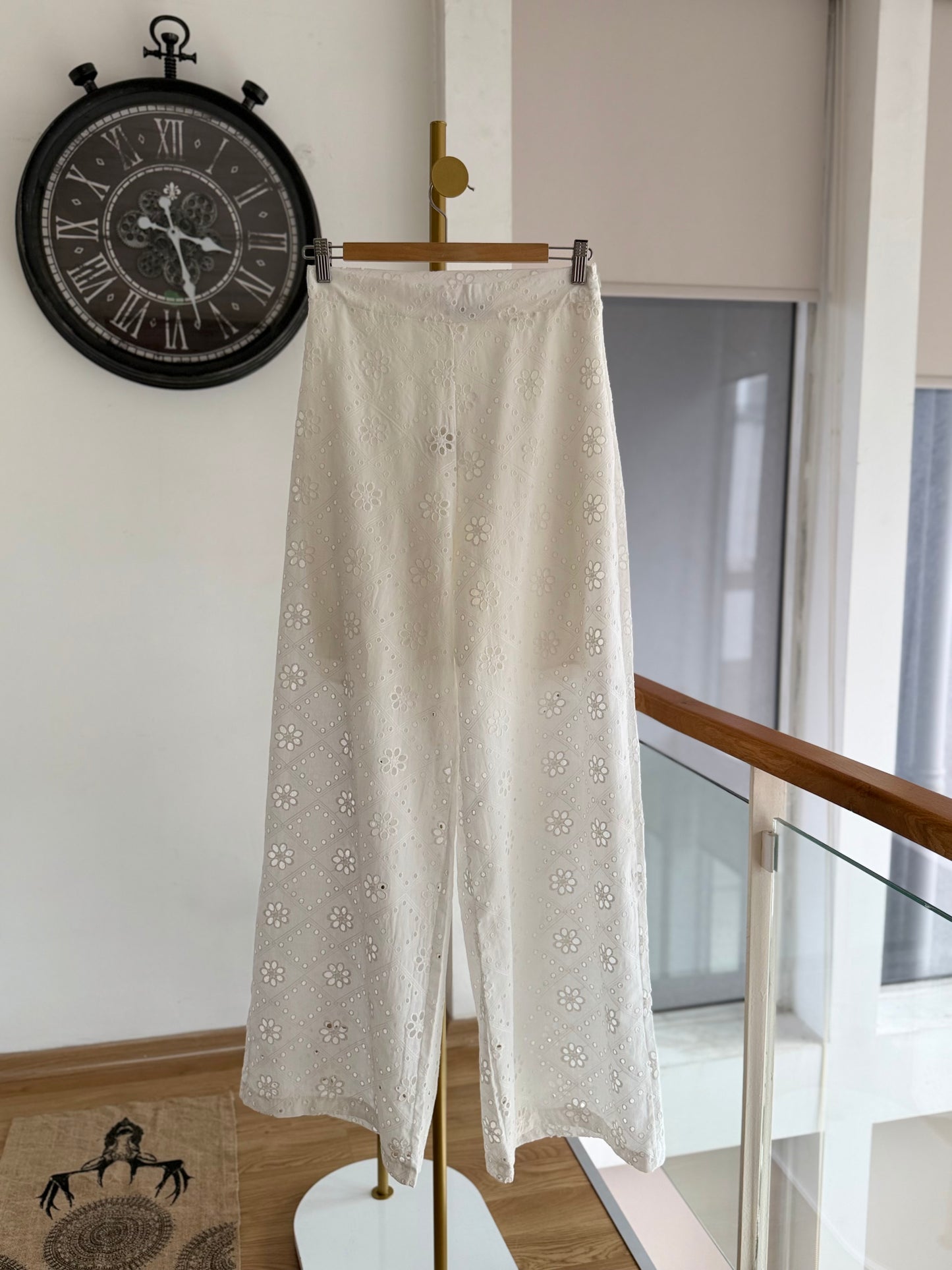 Fisto Zarif Desenli Premium Beyaz Takım