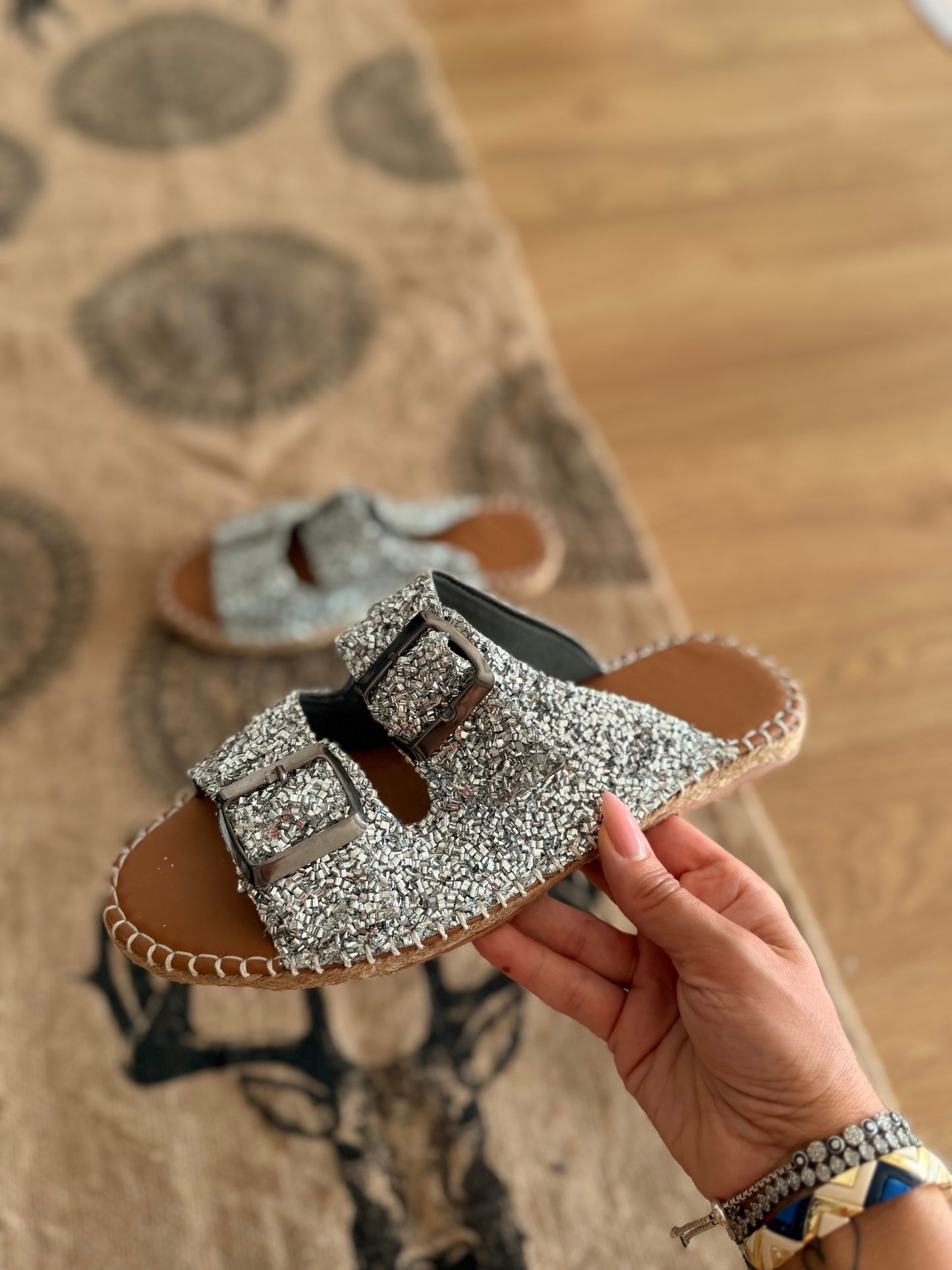 Pullu Silver Terlik
