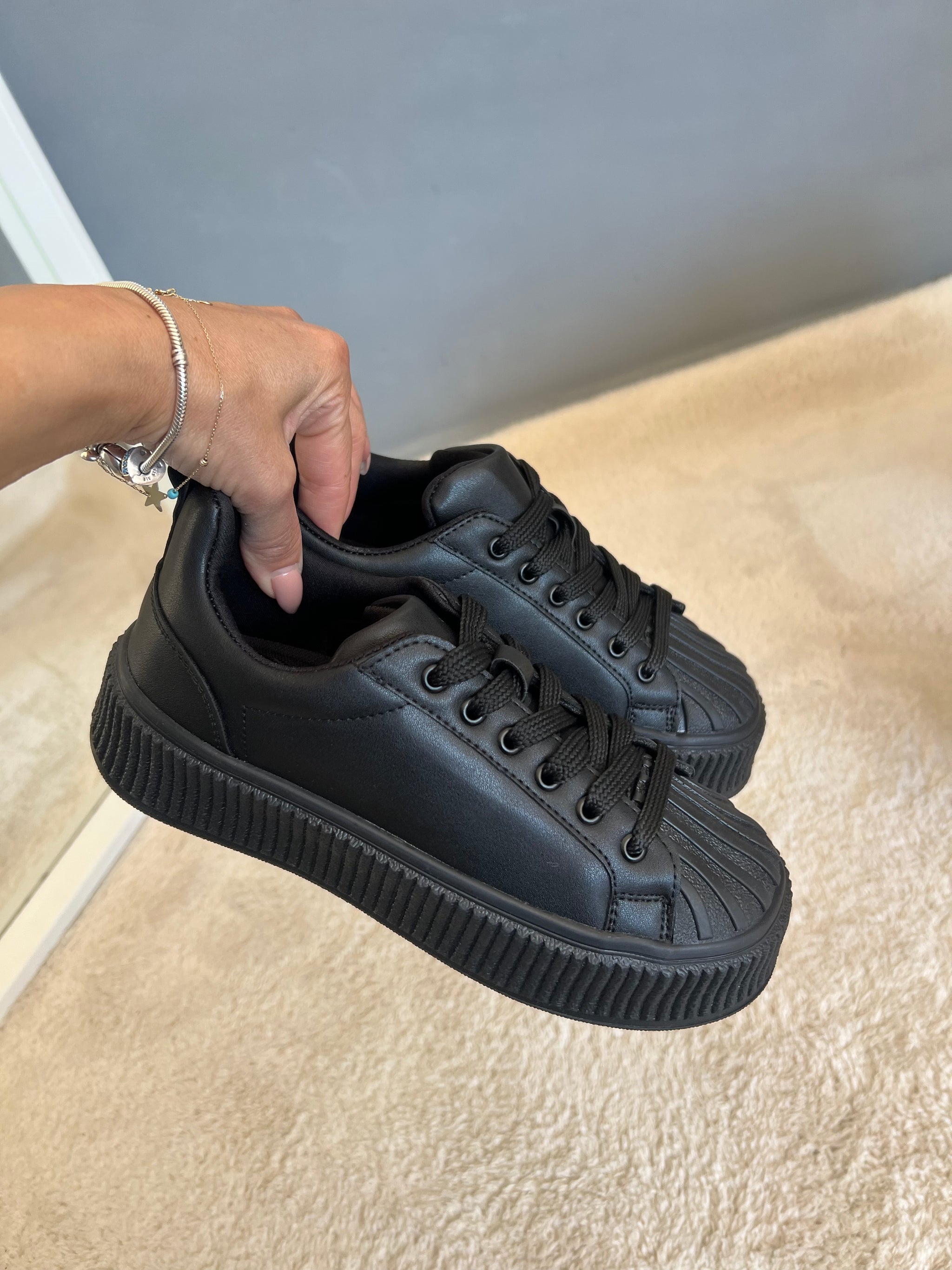 Nigra Siyah Deri Sneakers