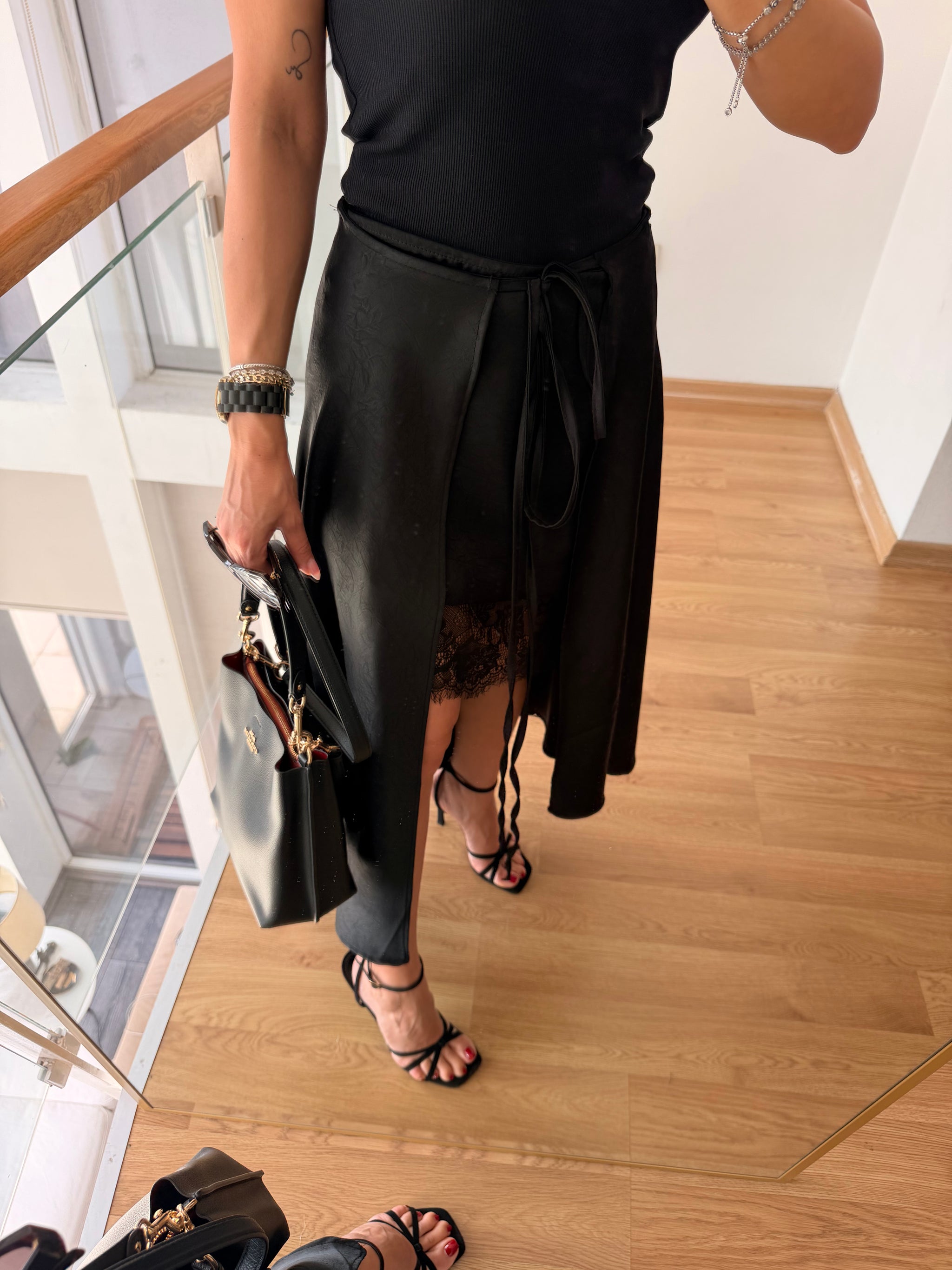 Tasarım Saten Dantel Detaylı Etek