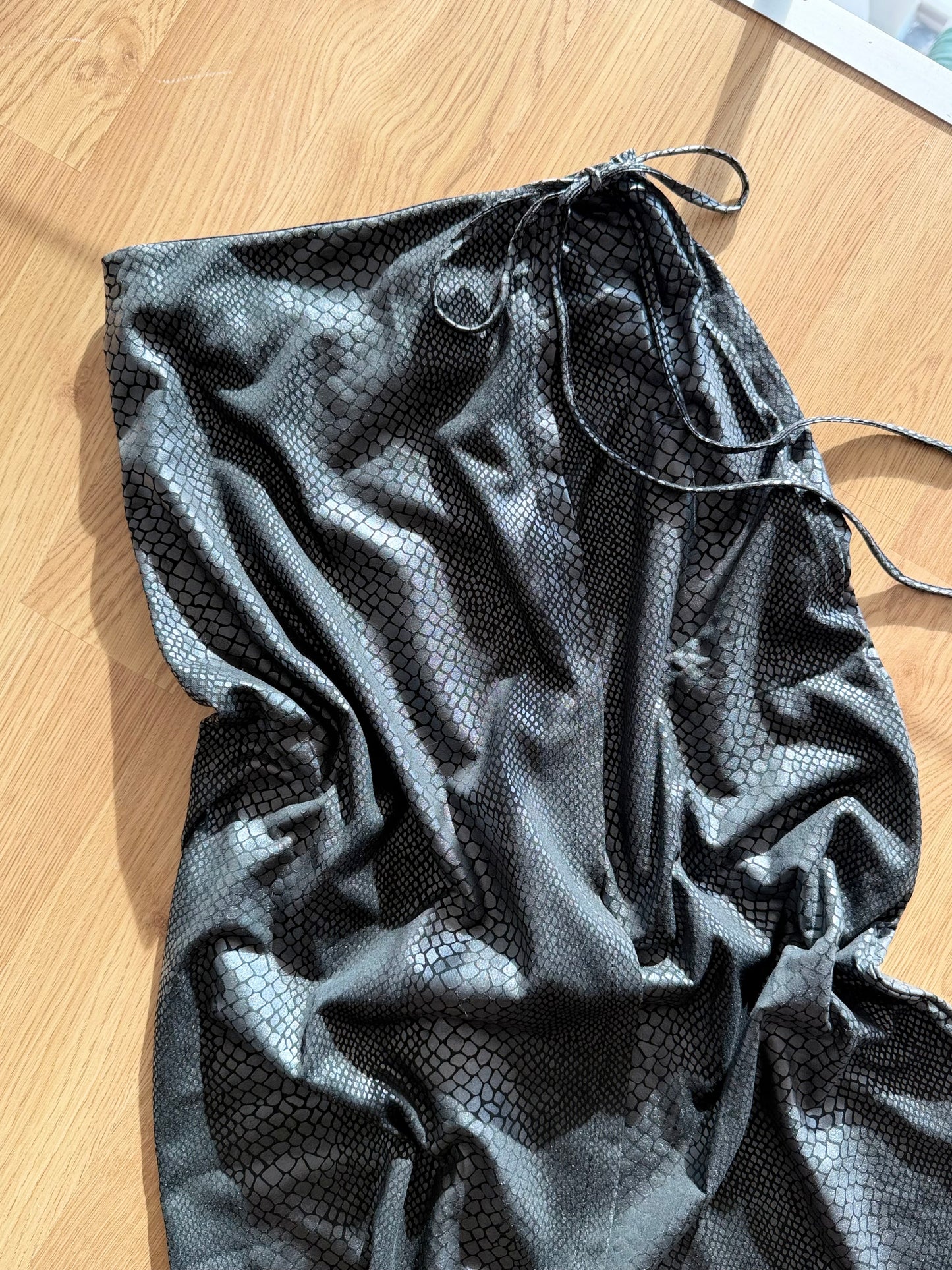 Yılan Derisi Desenli Anvelop Midi Boy Antrasit Etek