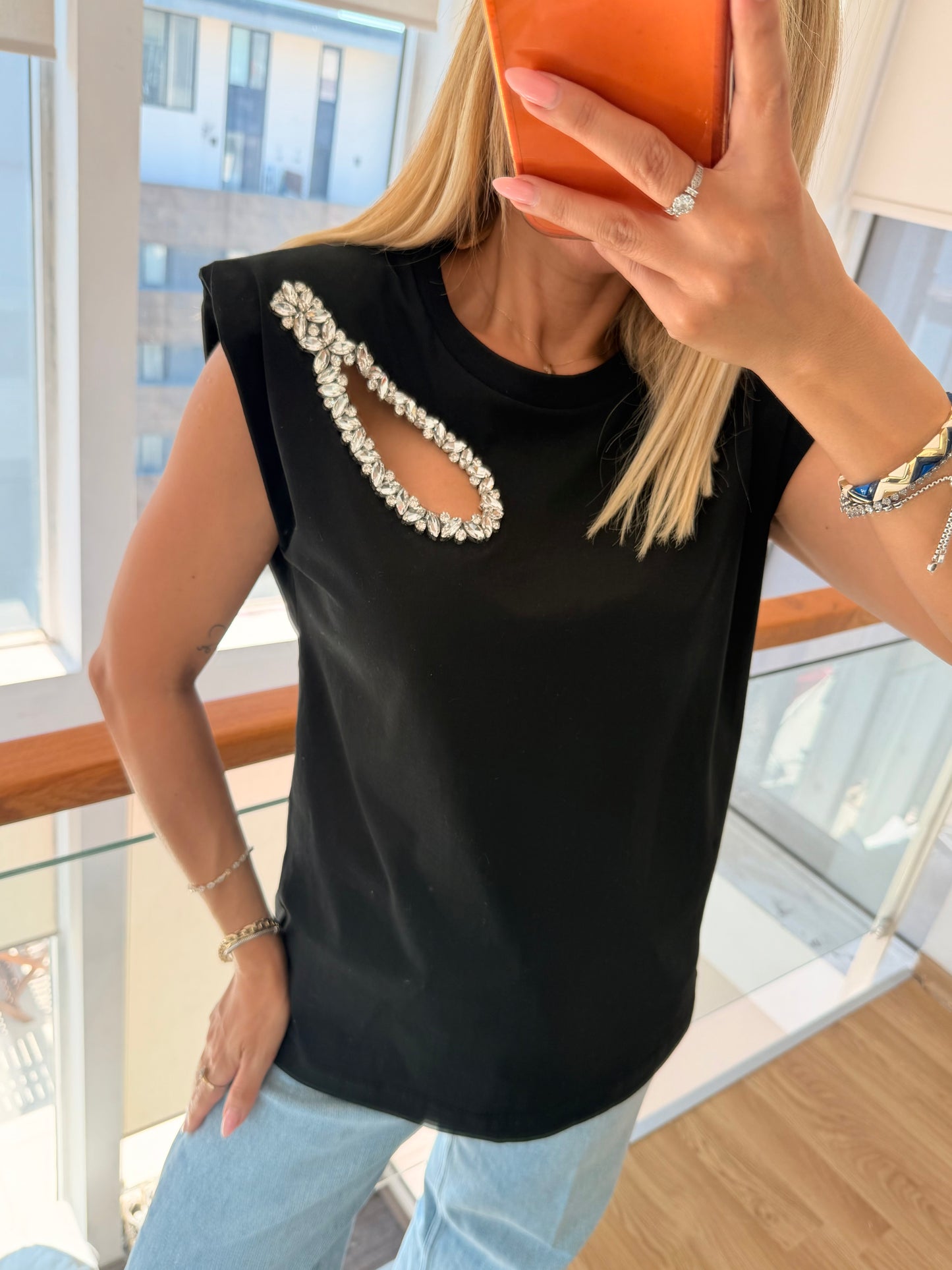 Taş Dekolte Detaylı Siyah Bluz&Tshirt