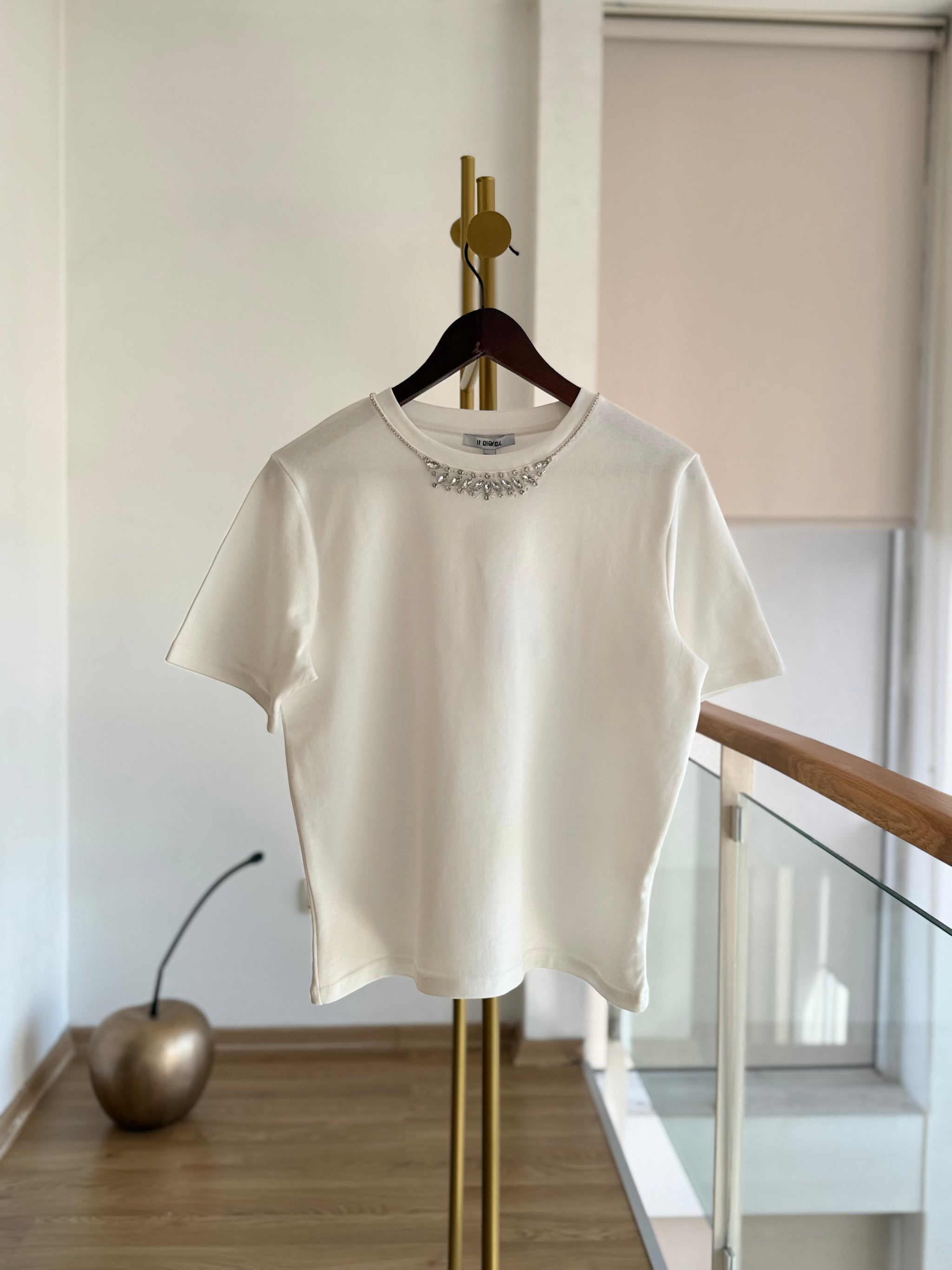 Premium Taş İşlemeli Beyaz Tshirt