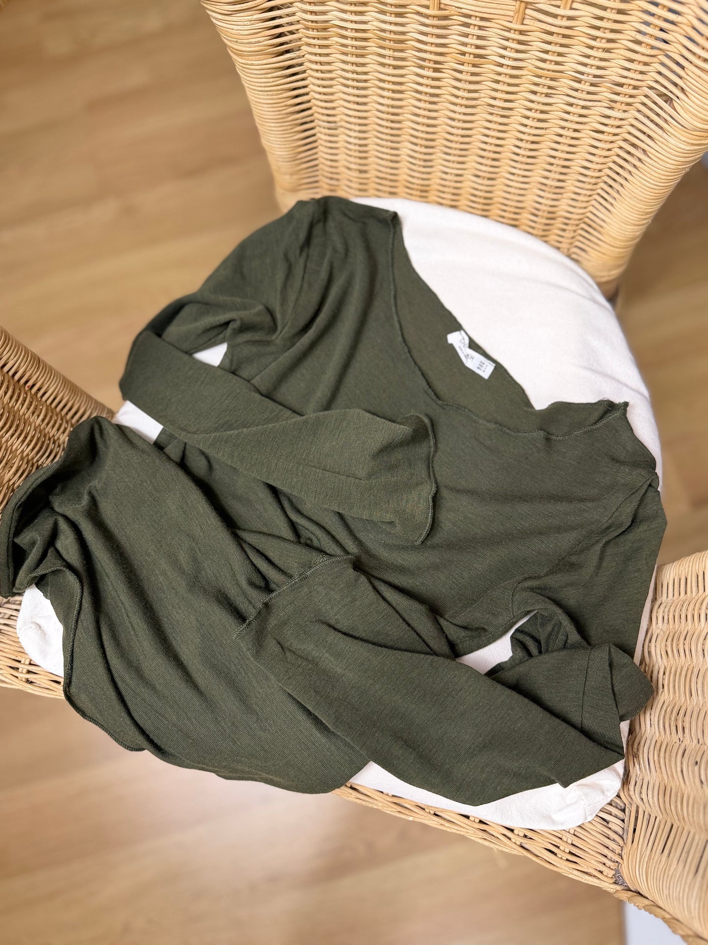 Kayık Yaka Hafif Haki Bluz