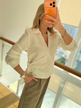 Kruvaze Yaka Beyaz Yandan Bağlamalı Gömlek