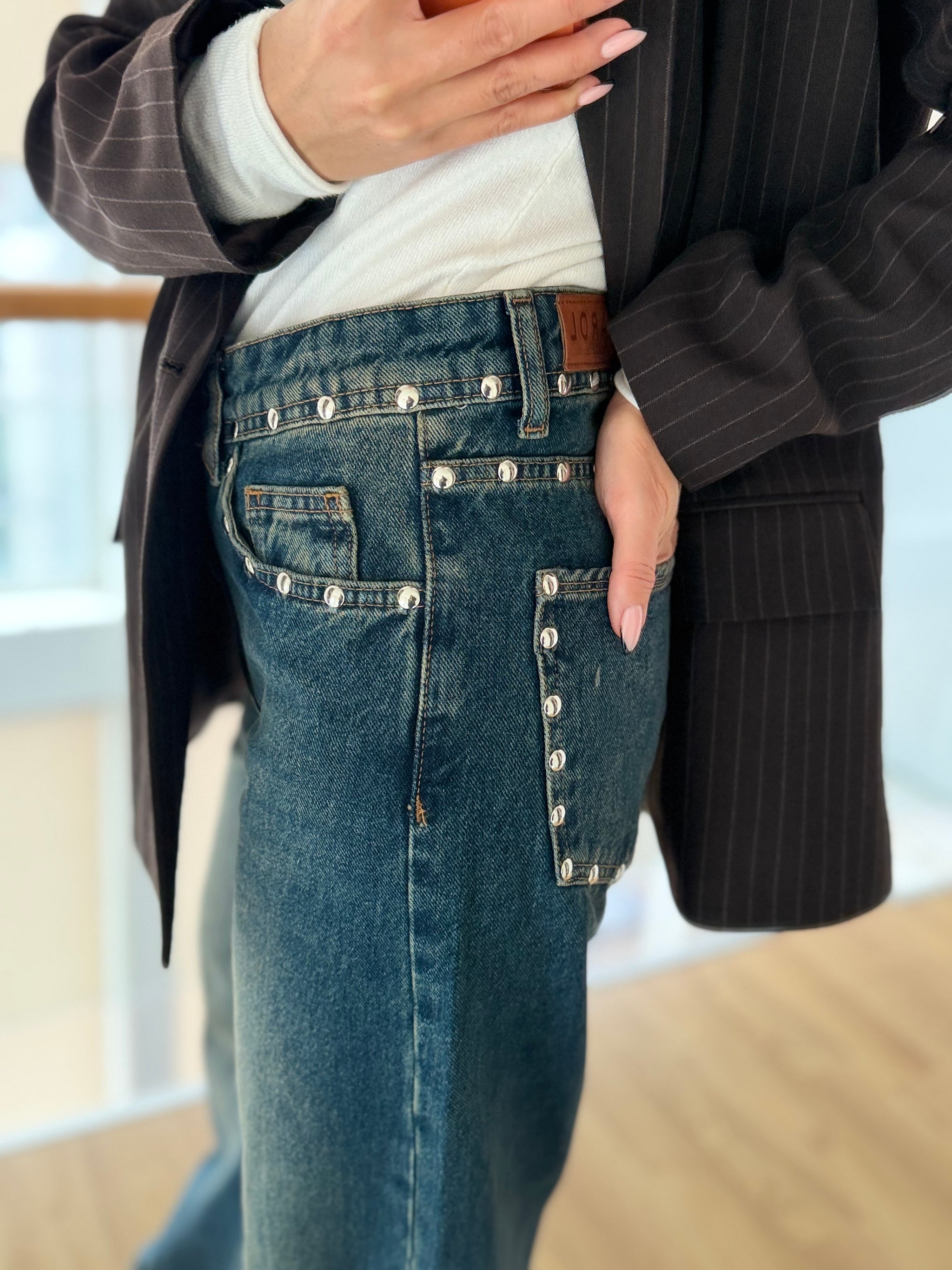 Eskitme Zımba Detaylı Jean