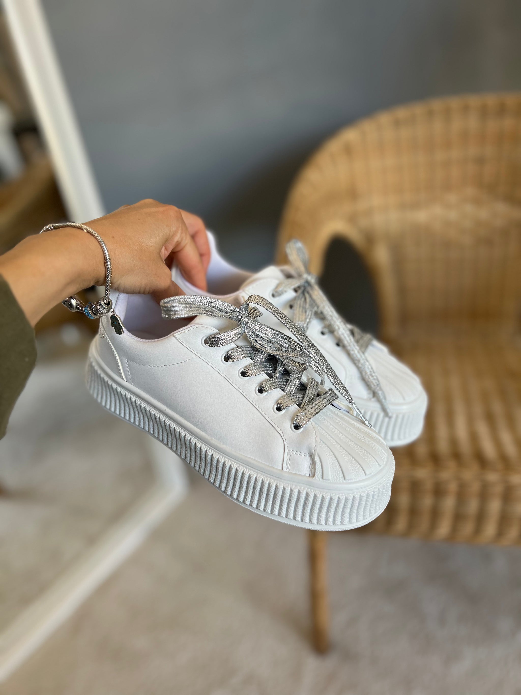 BENO BEYAZ DERİ BAĞCIKLI KADIN SNEAKERS