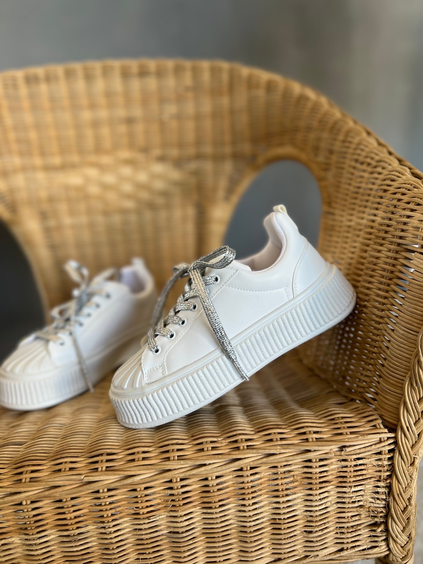 BENO BEYAZ DERİ BAĞCIKLI KADIN SNEAKERS