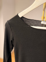 Kayık Yaka Hafif Siyah Bluz