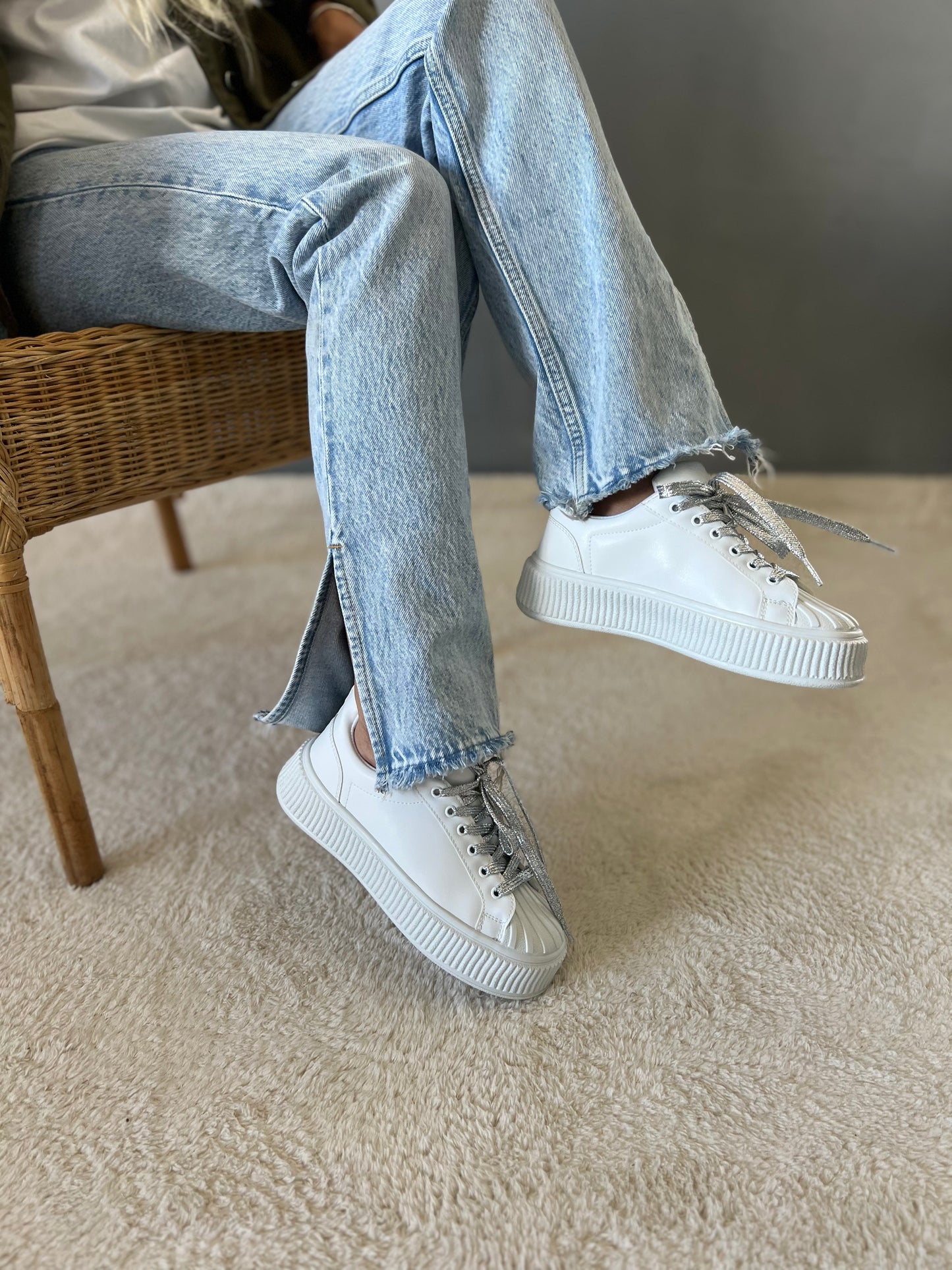 BENO BEYAZ DERİ BAĞCIKLI KADIN SNEAKERS