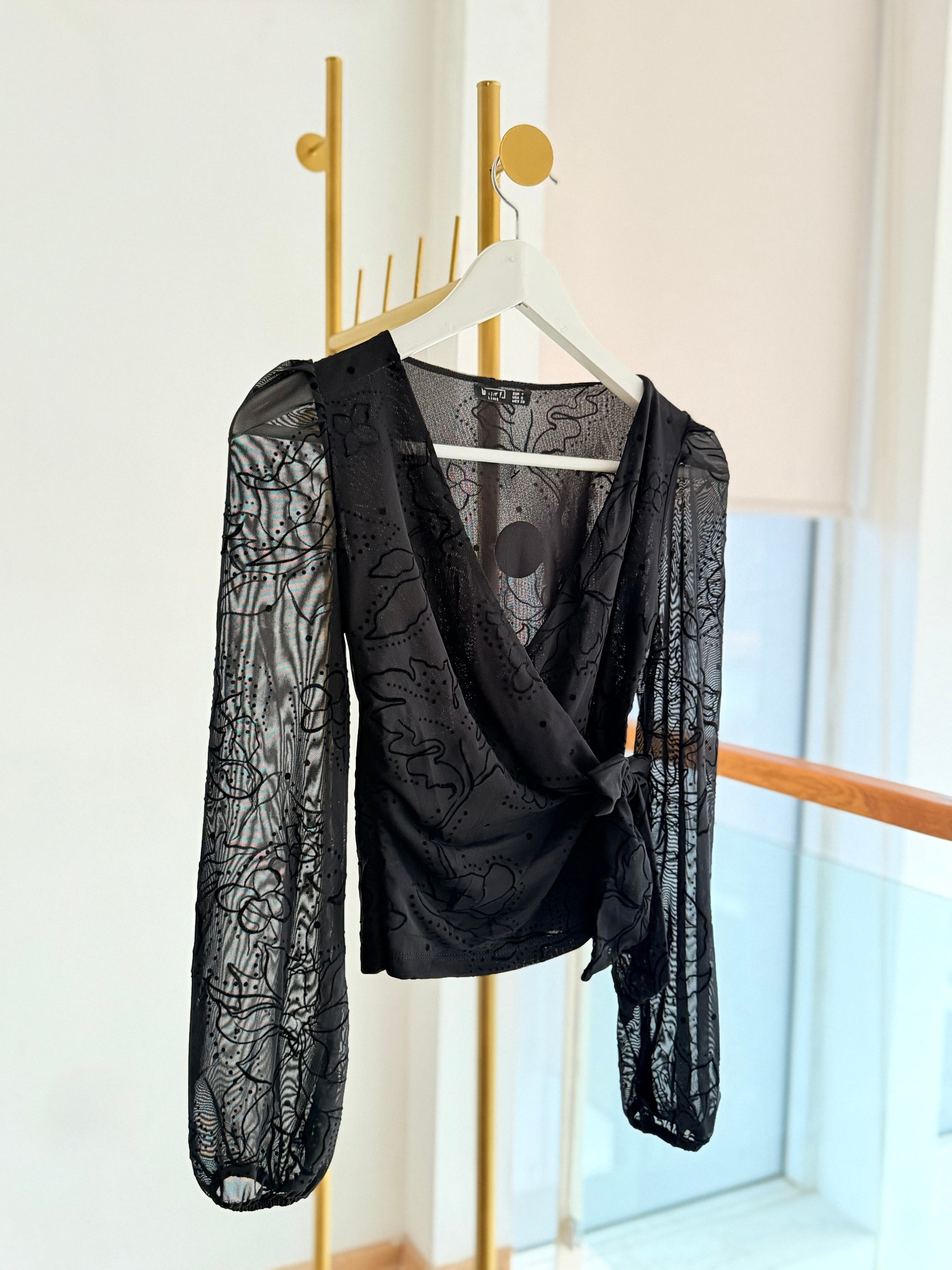 Kruvaze Yaka Bağlamalı Siyah Şifon Bluz