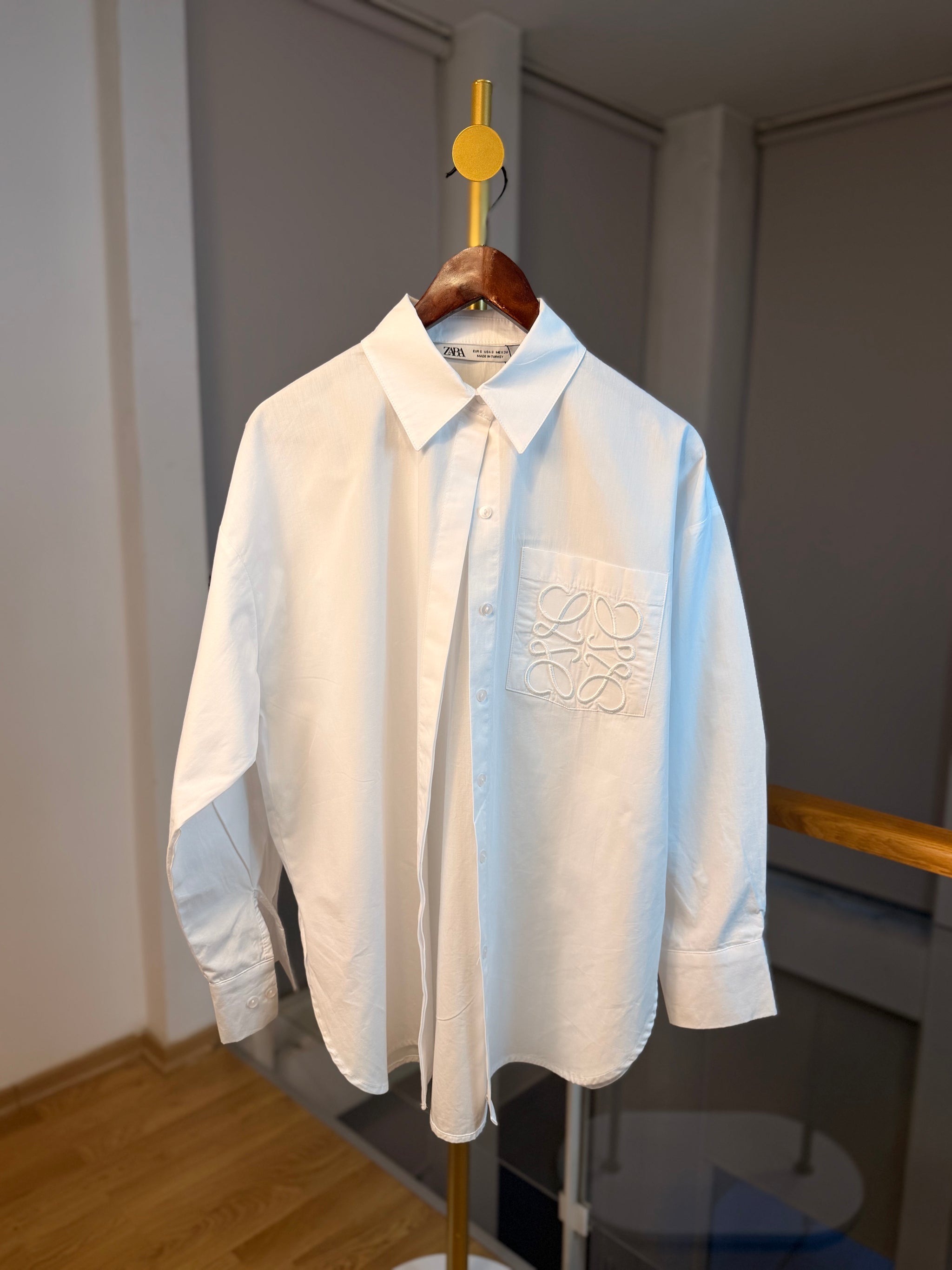 Cep İşlemeli Oversize Beyaz Gömlek