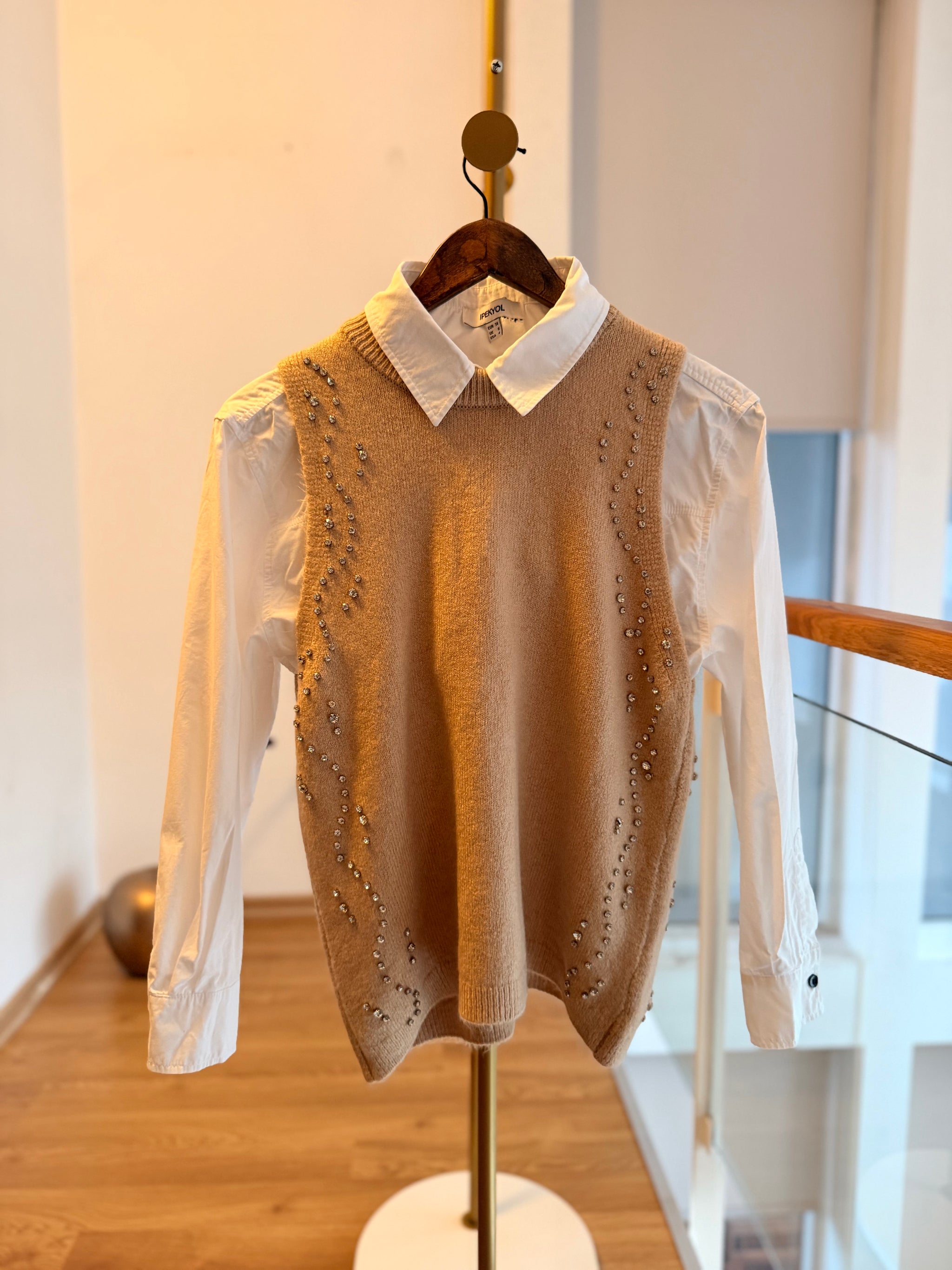 Pastel Bej Taş İşlemeli Triko Süveter Kazak