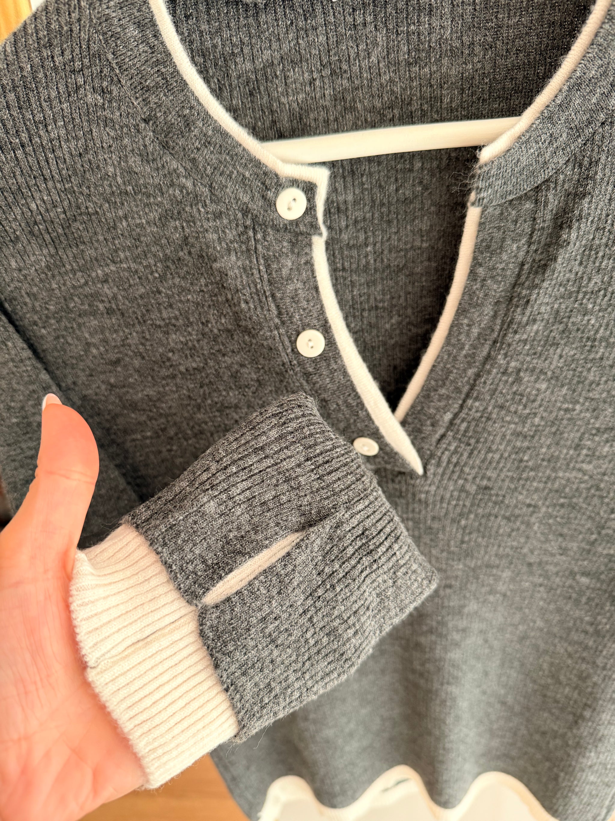 Duman Grisi Düğmeli Kadın Triko Kazak