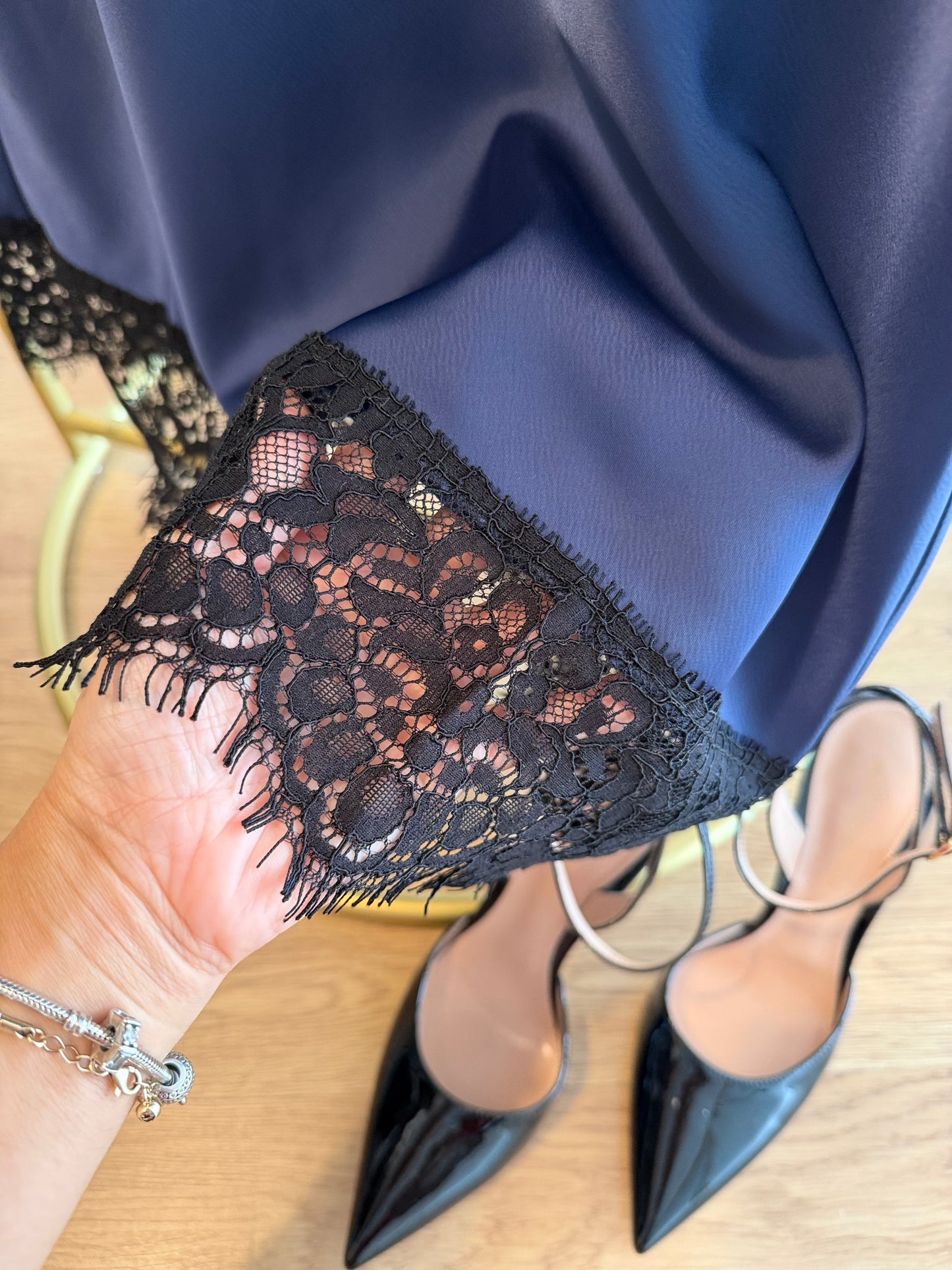 Saten Lacivert Midi Boy Dantel Detaylı Etek