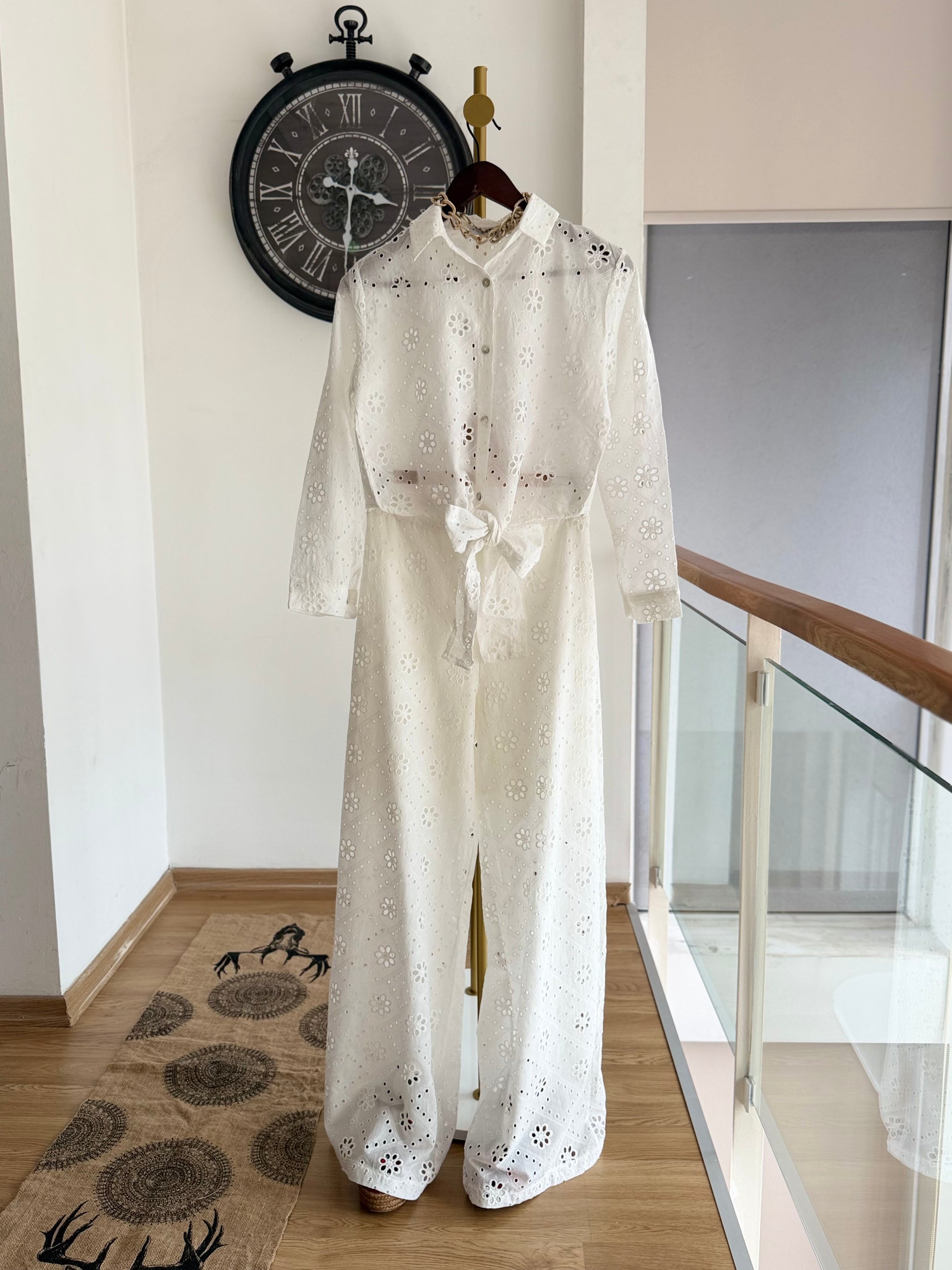 Fisto Zarif Desenli Premium Beyaz Takım