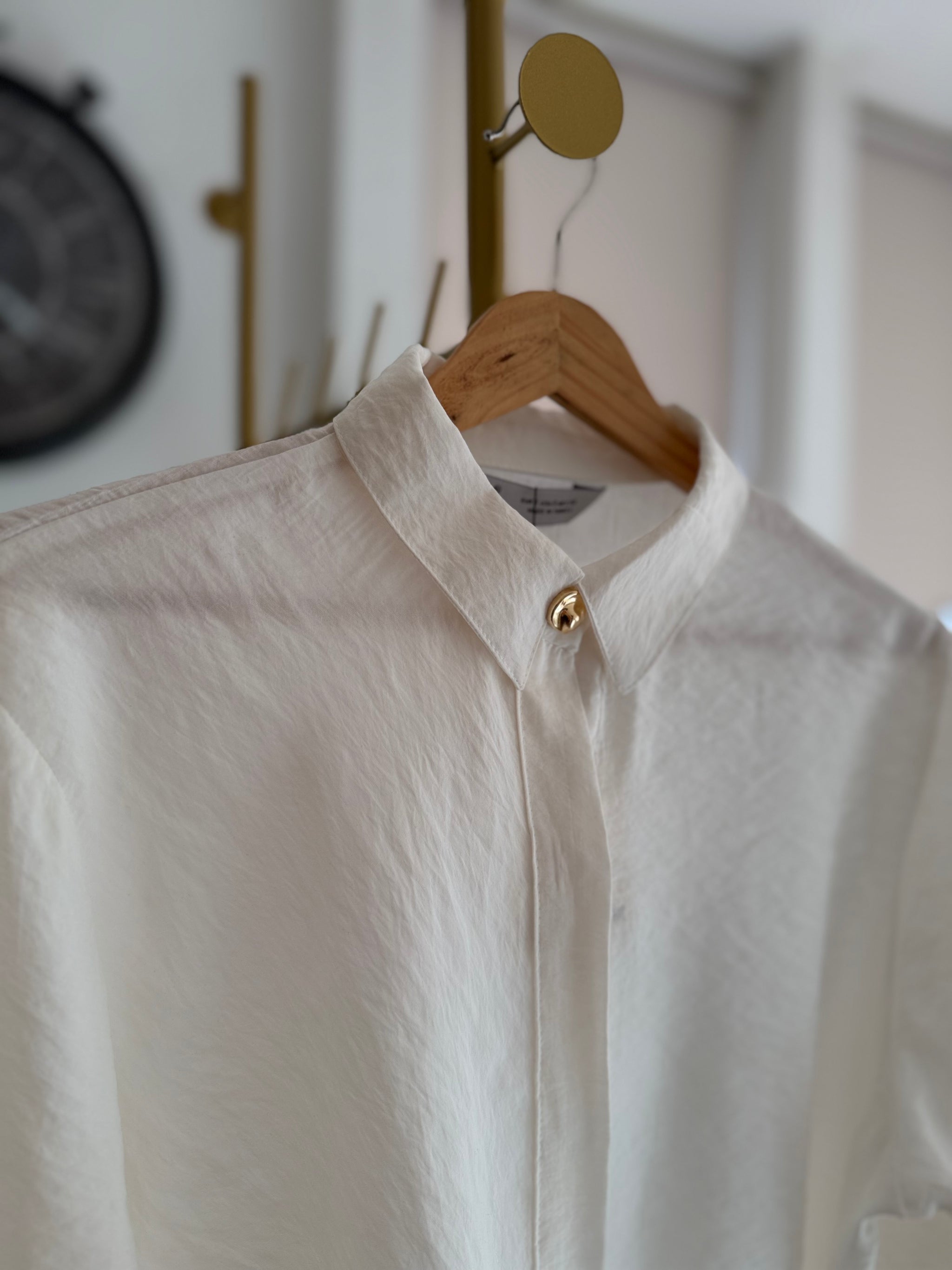 Gold Detaylı Premium Pamuklu Tencel Beyaz Gömlek