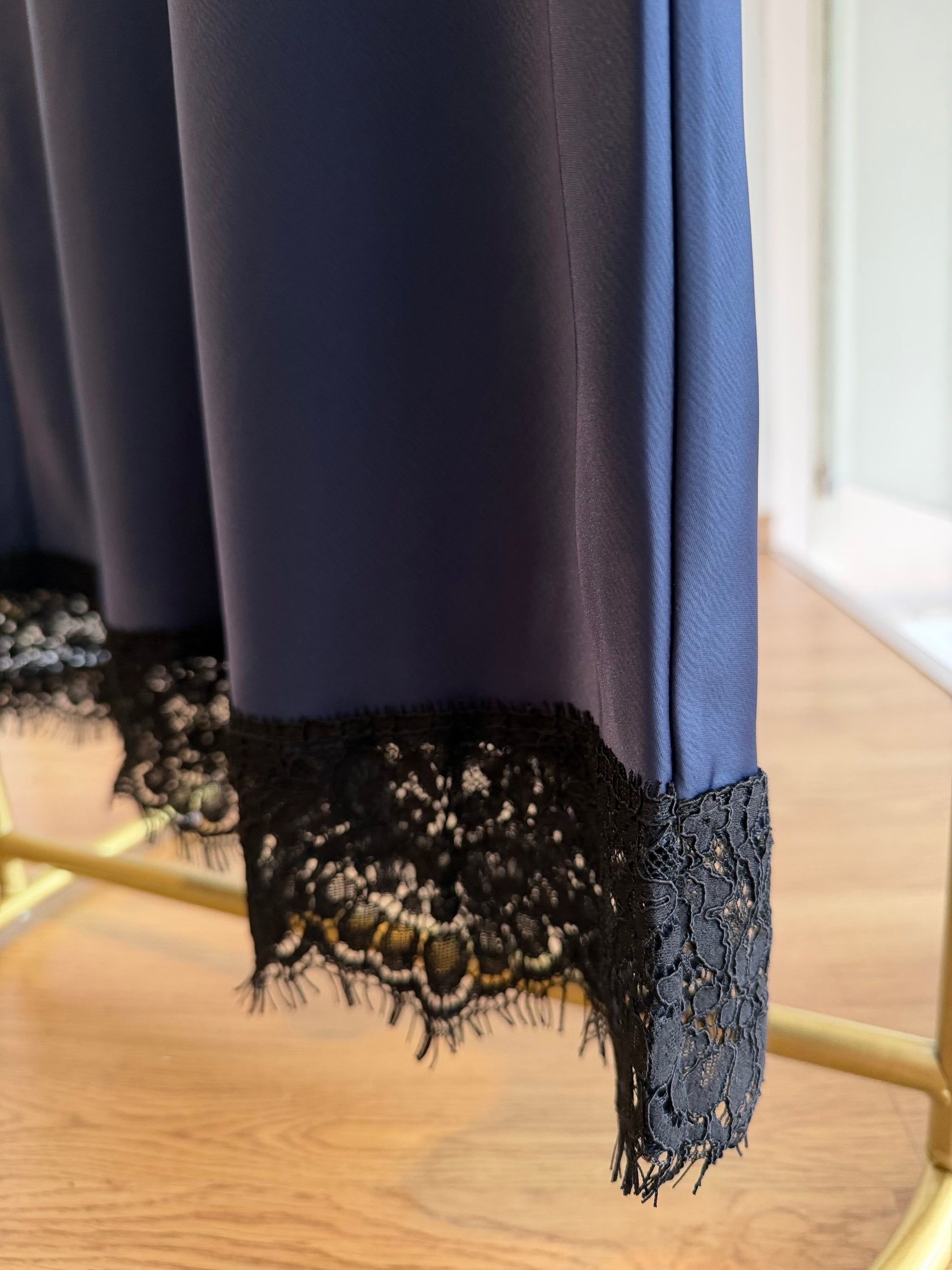 Saten Lacivert Midi Boy Dantel Detaylı Etek