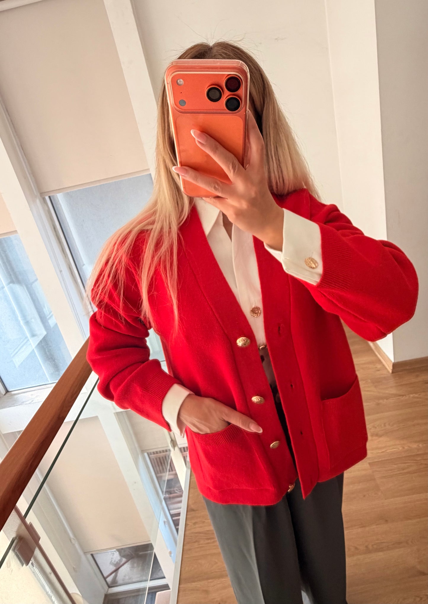 Kırmızı Gold Düğmeli Cepli Hırka