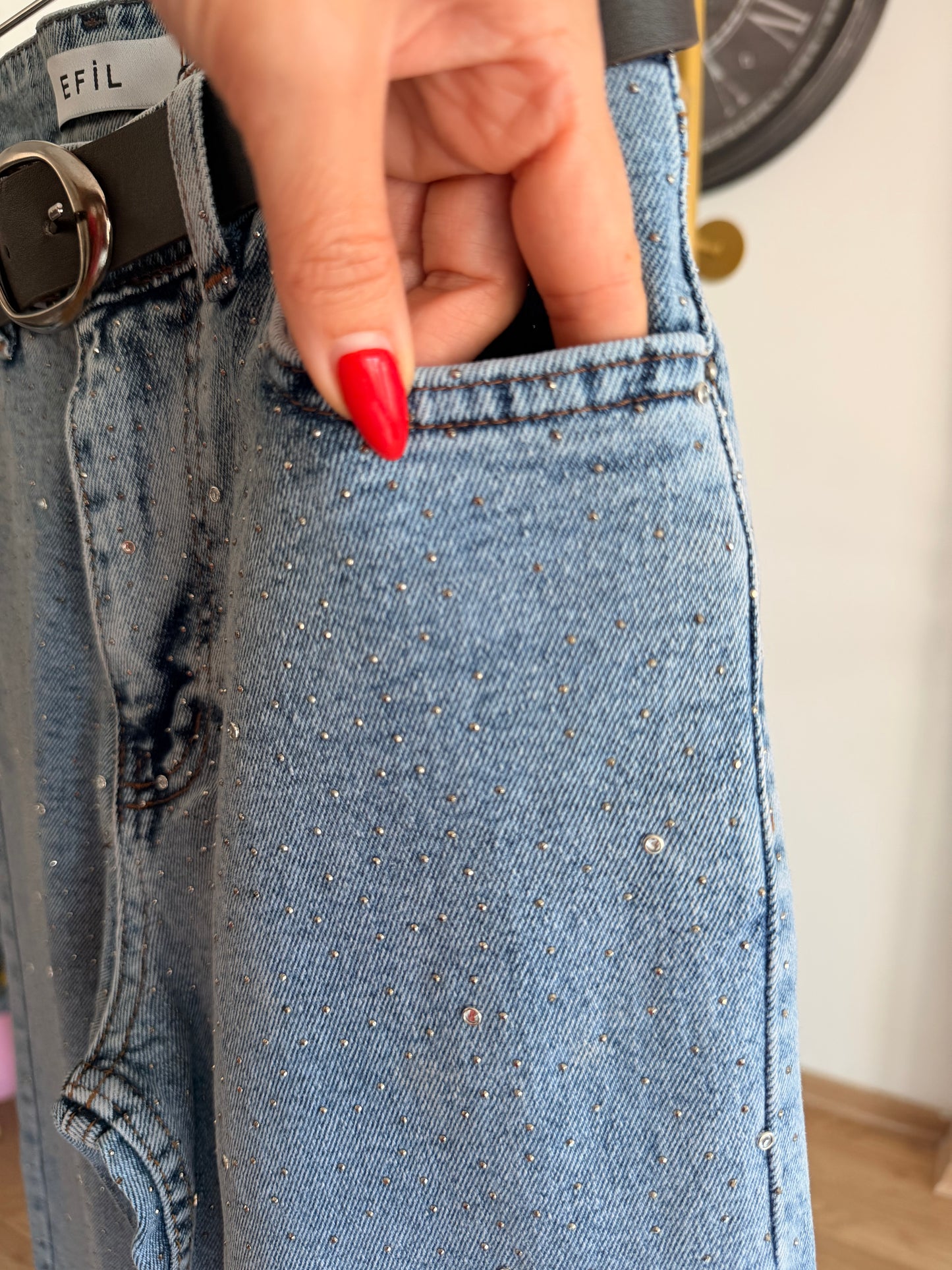 Taşlı Yüksek Bel Kesik Paça Jean