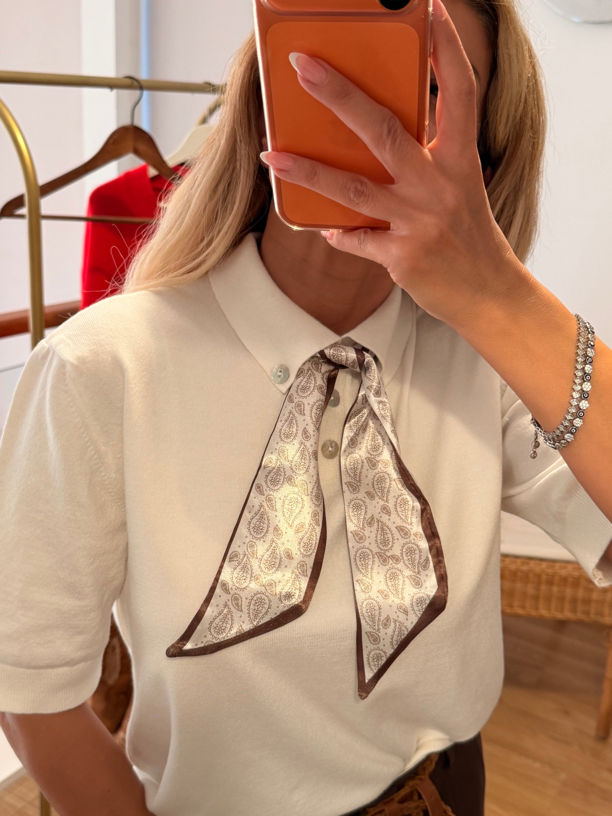 Ekru Saten Fularlı Kısa Kol Kadın Kazak