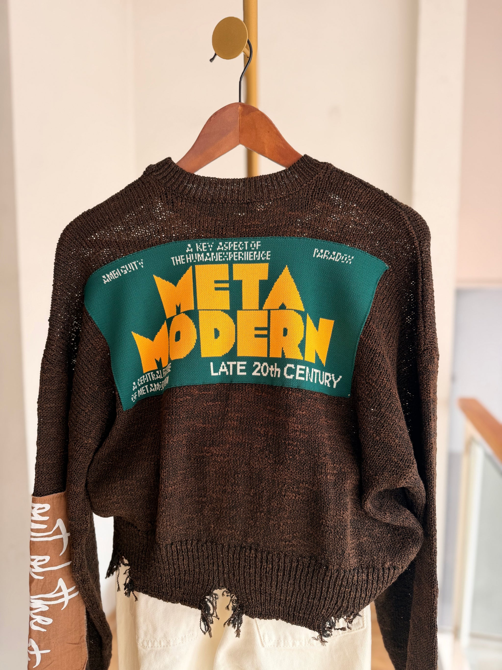 Slogan Jakarlı Patch'li Acı Kahve Tasarım Triko