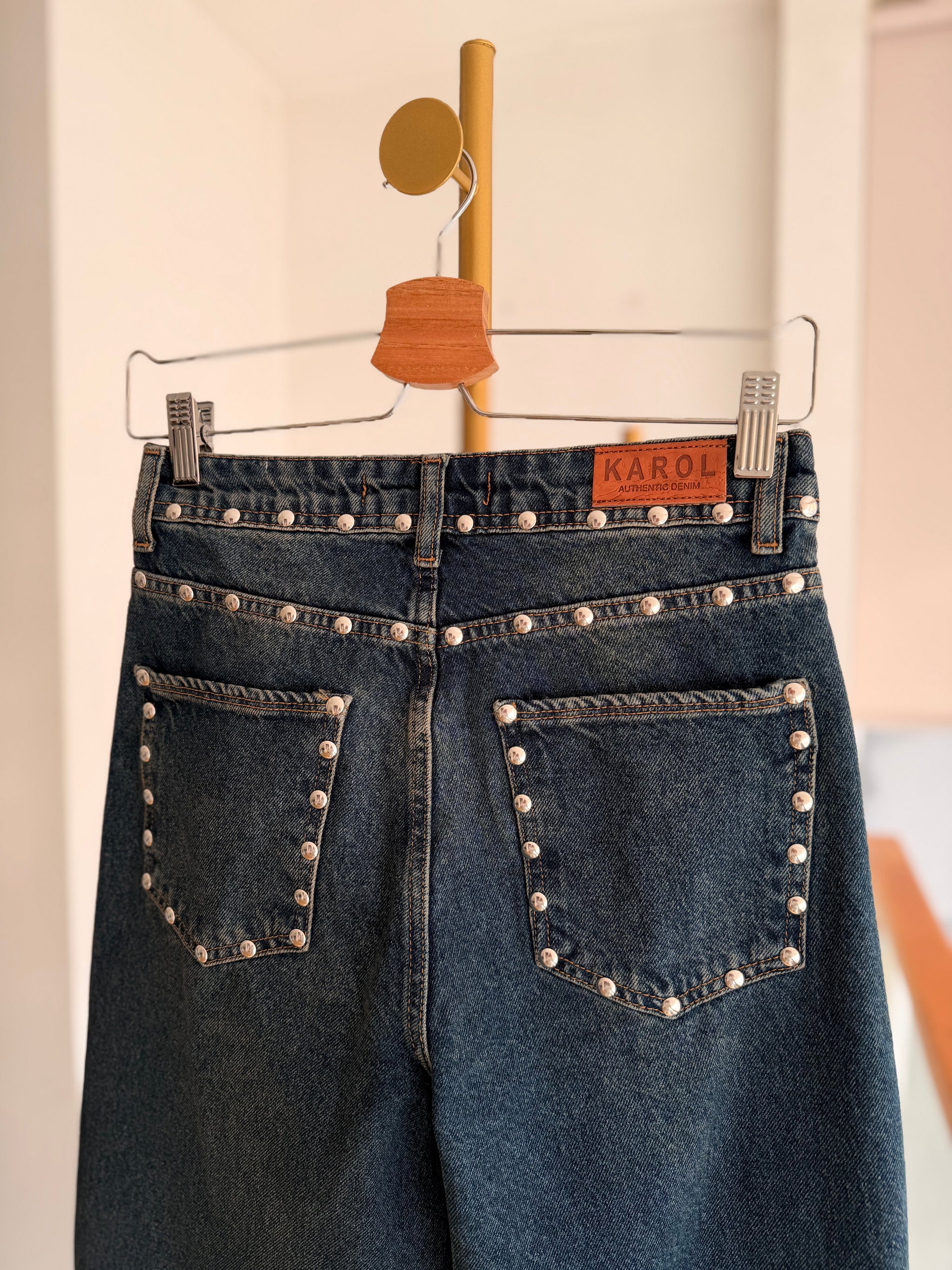 Eskitme Zımba Detaylı Jean