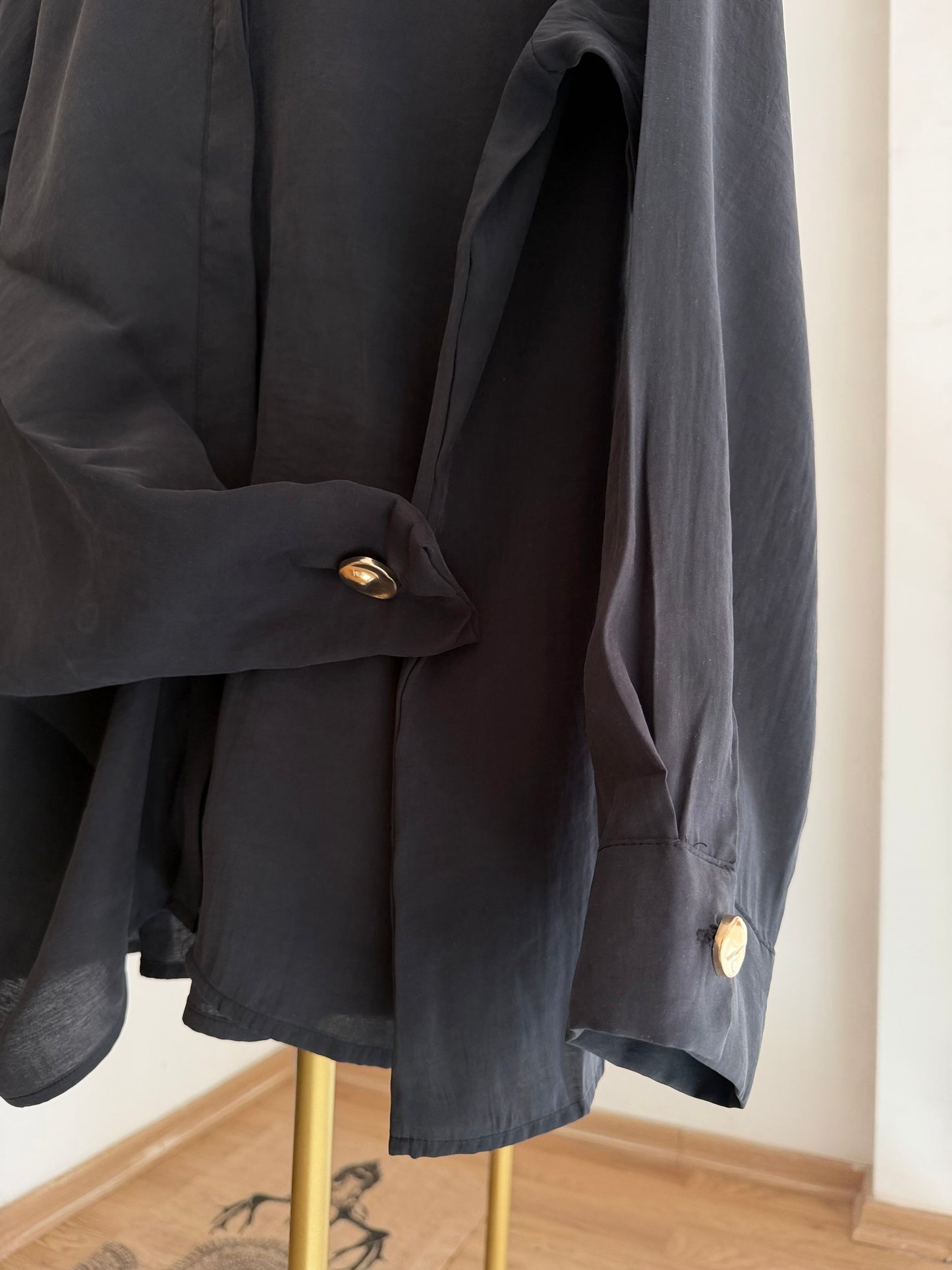 Gold Detaylı Premium Pamuklu Tencel Siyah Gömlek